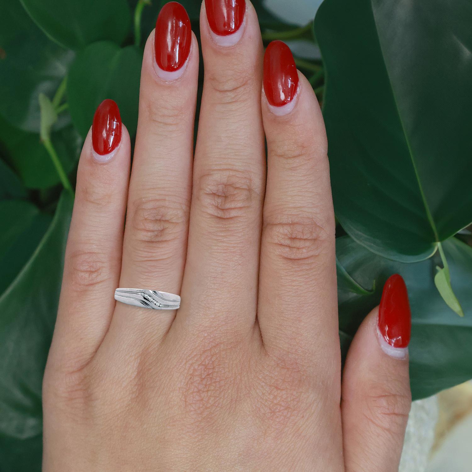 Diamond Swirl Band Ring 10K White Gold 0.04 TW Round Diamonds Size 8.75 Estate