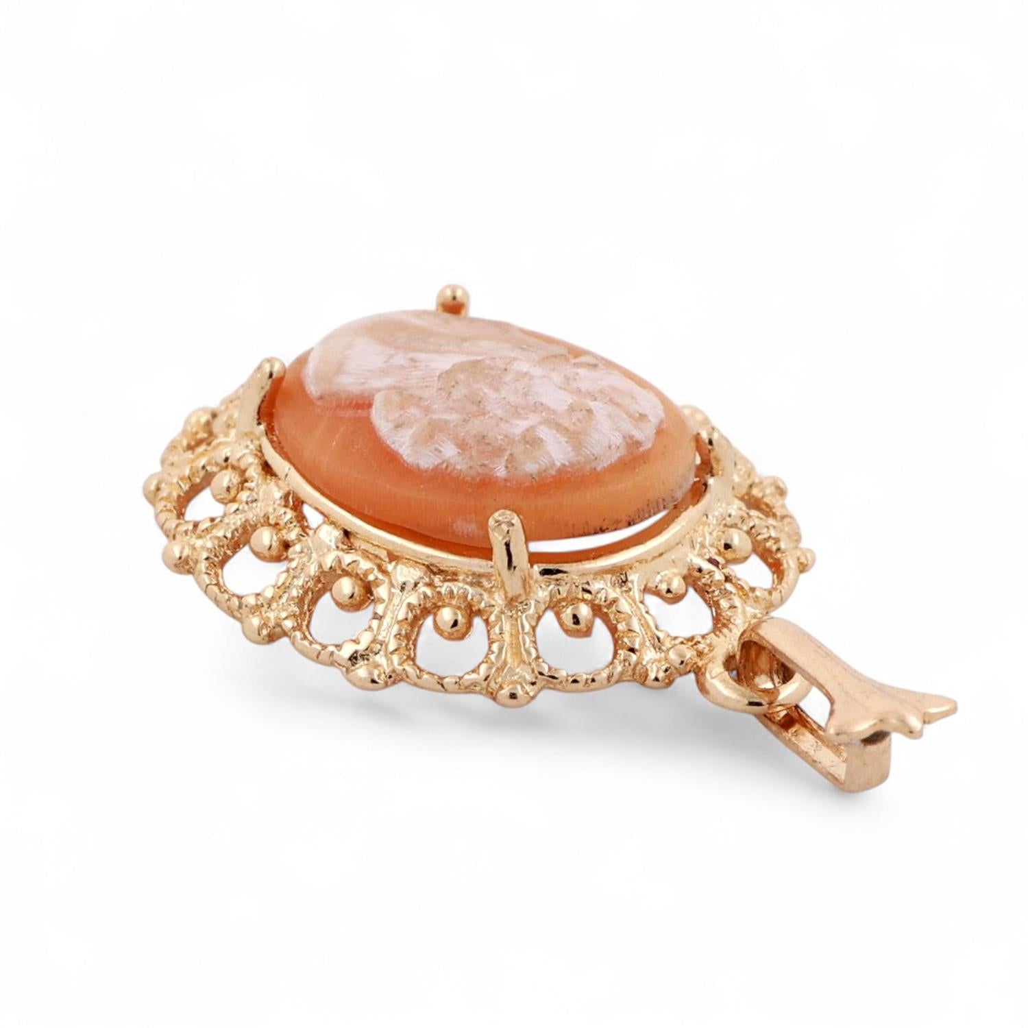 Cameo Pendant 14K Yellow Gold Filigree Frame Ladies Vintage Estate 1.05"