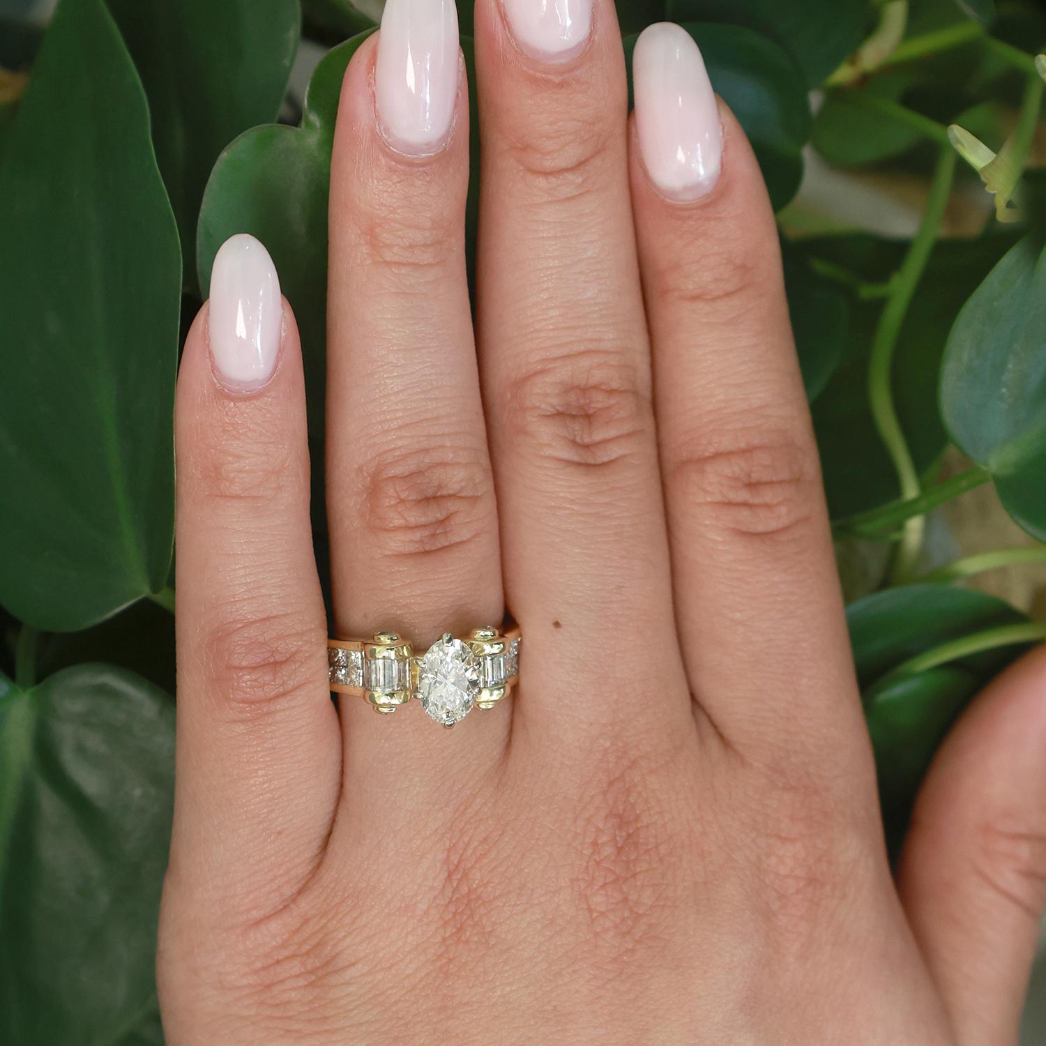 Solitaire Oval Cut Diamond Accent Engagement Ring 18K Gold 2.75 TW Size 8 Ladies
