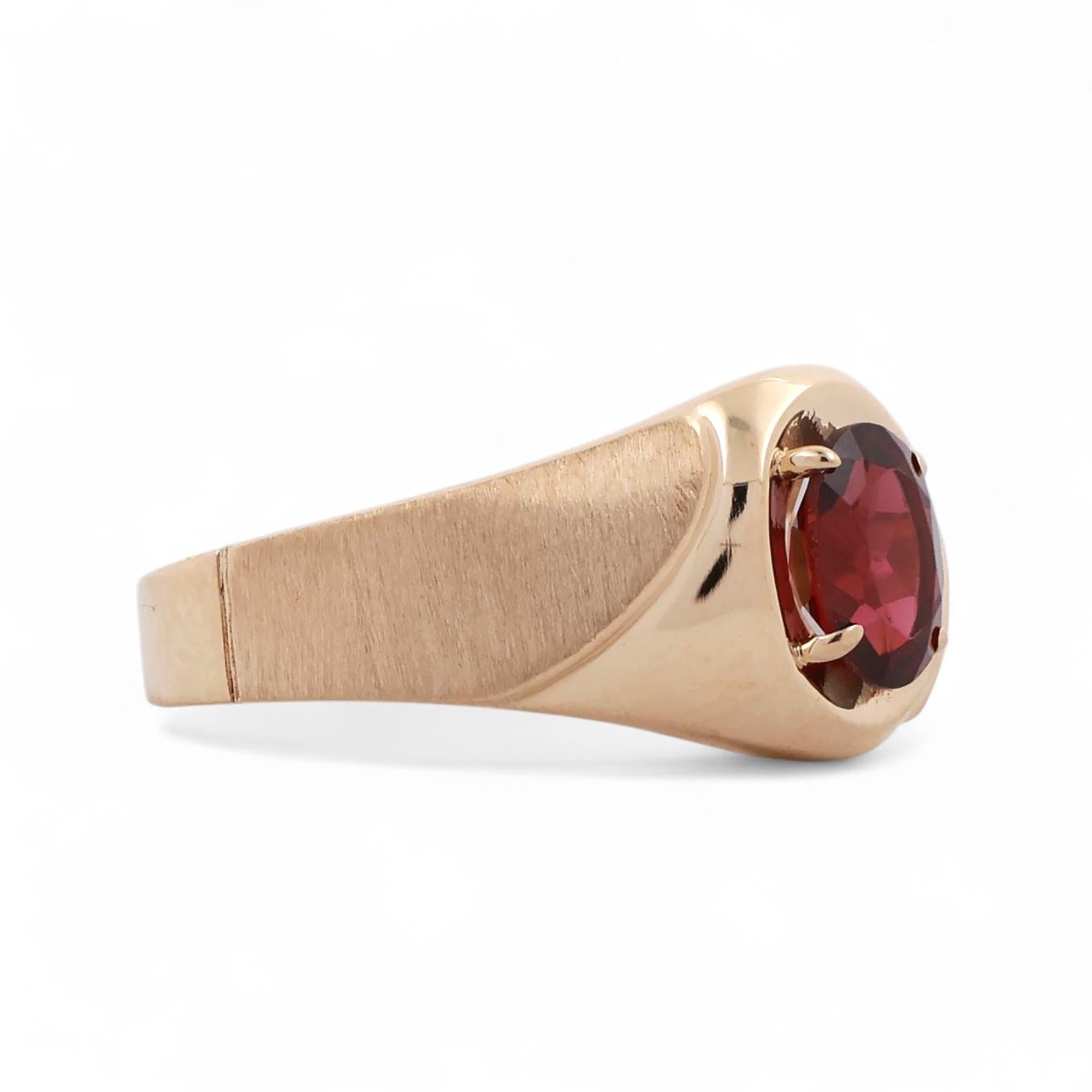 Oval Garnet Solitaire Cocktail Ring 10K Yellow Gold 1.30 CT Size 9.75 Estate