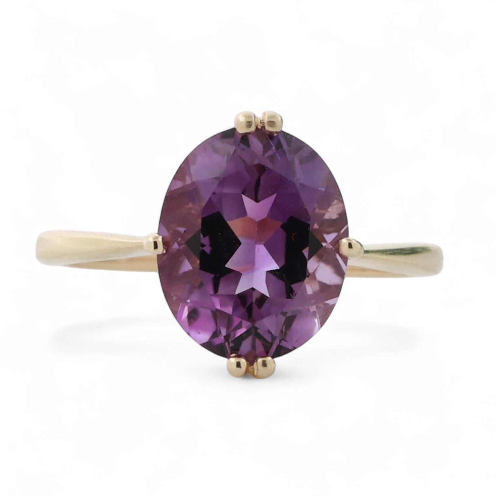 Solitaire Amethyst Oval Gemstone Cocktail Ring 14K Yellow Gold 3.10 CT Size 6.25