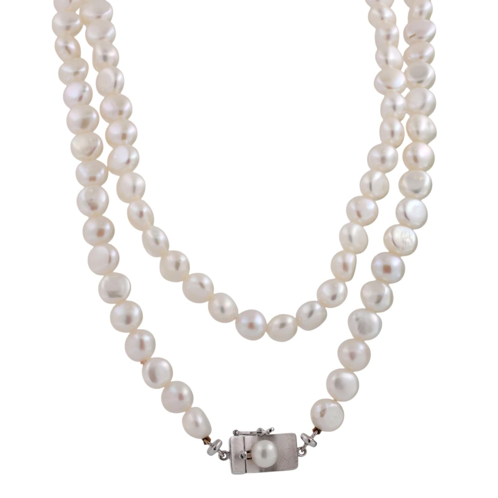 Vintage Cultured Freshwater Pearl Necklace 18K Gold Pearl Accent Clasp 23.5"