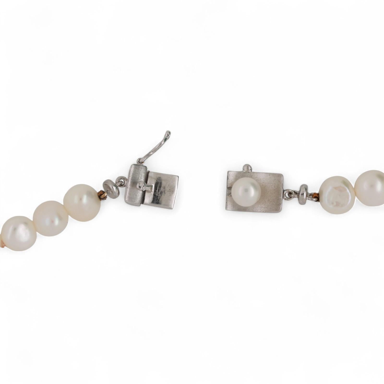 Vintage Cultured Freshwater Pearl Necklace 18K Gold Pearl Accent Clasp 23.5"