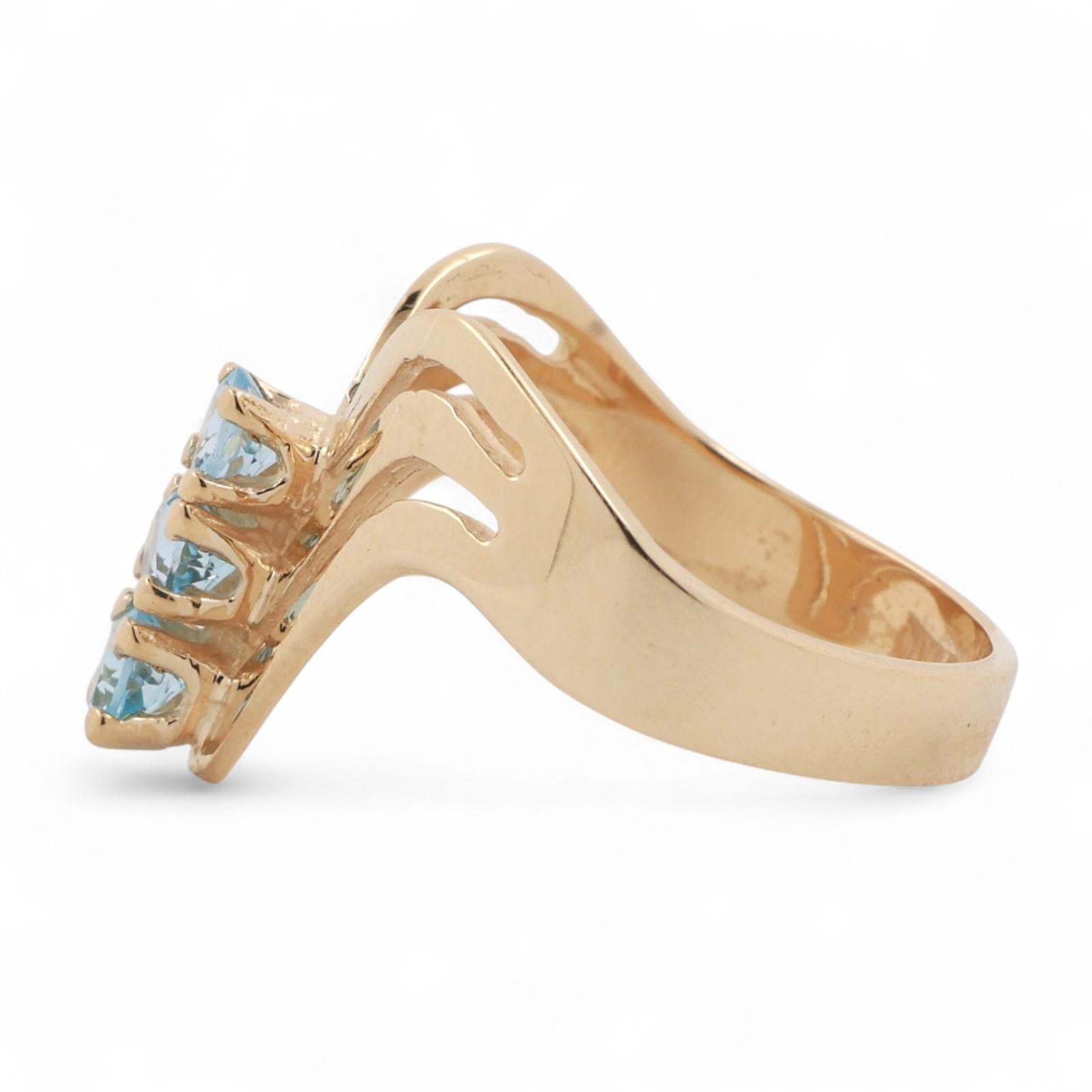 Blue Topaz Cocktail V Ring 14K Yellow Gold 0.75 CTW Size 7.5 Estate