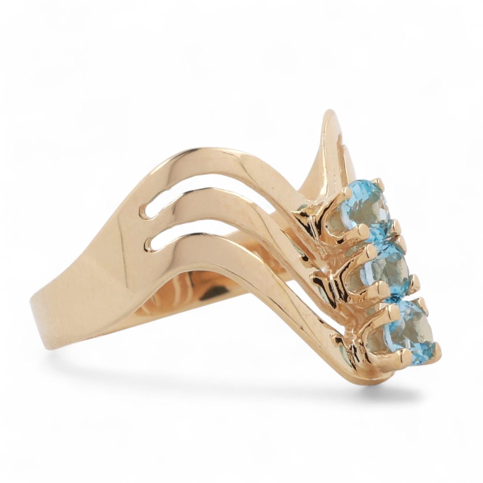 Blue Topaz Cocktail V Ring 14K Yellow Gold 0.75 CTW Size 7.5 Estate