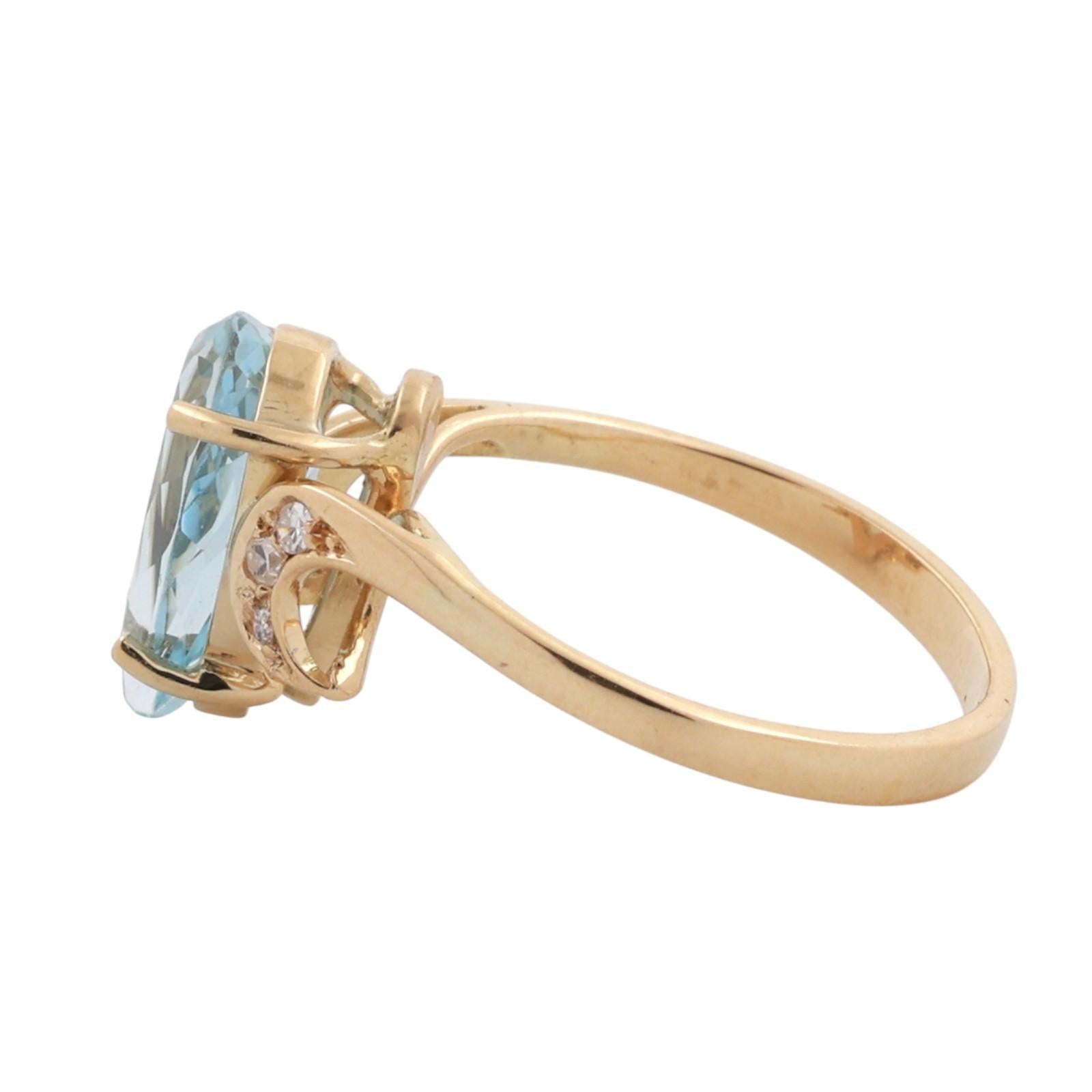 Pear Cut Aquamarine Solitaire Ring Diamond Accents 18K Yellow Gold Size 5.25