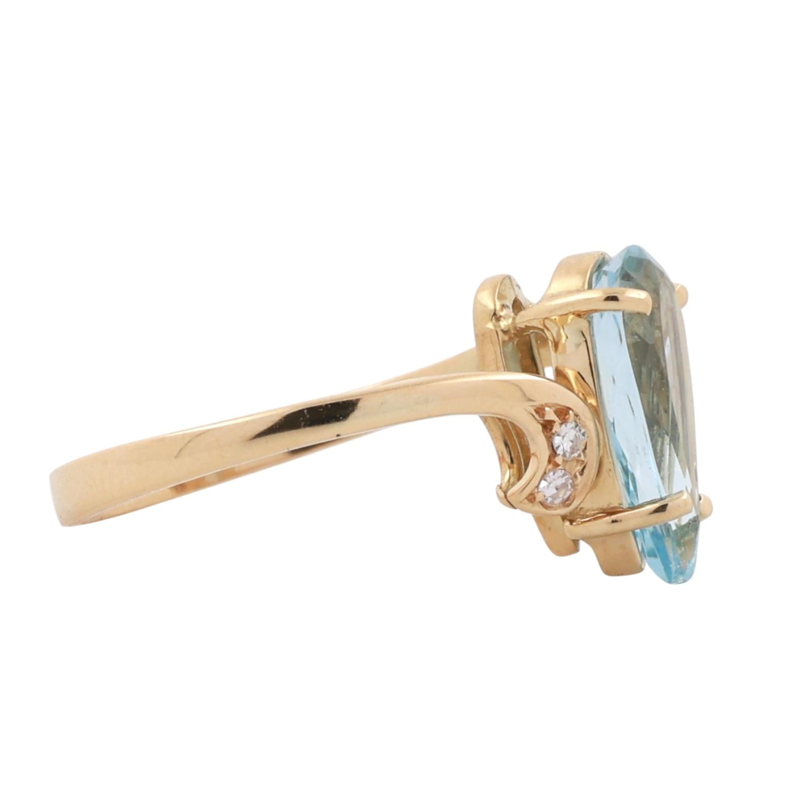 Pear Cut Aquamarine Solitaire Ring Diamond Accents 18K Yellow Gold Size 5.25