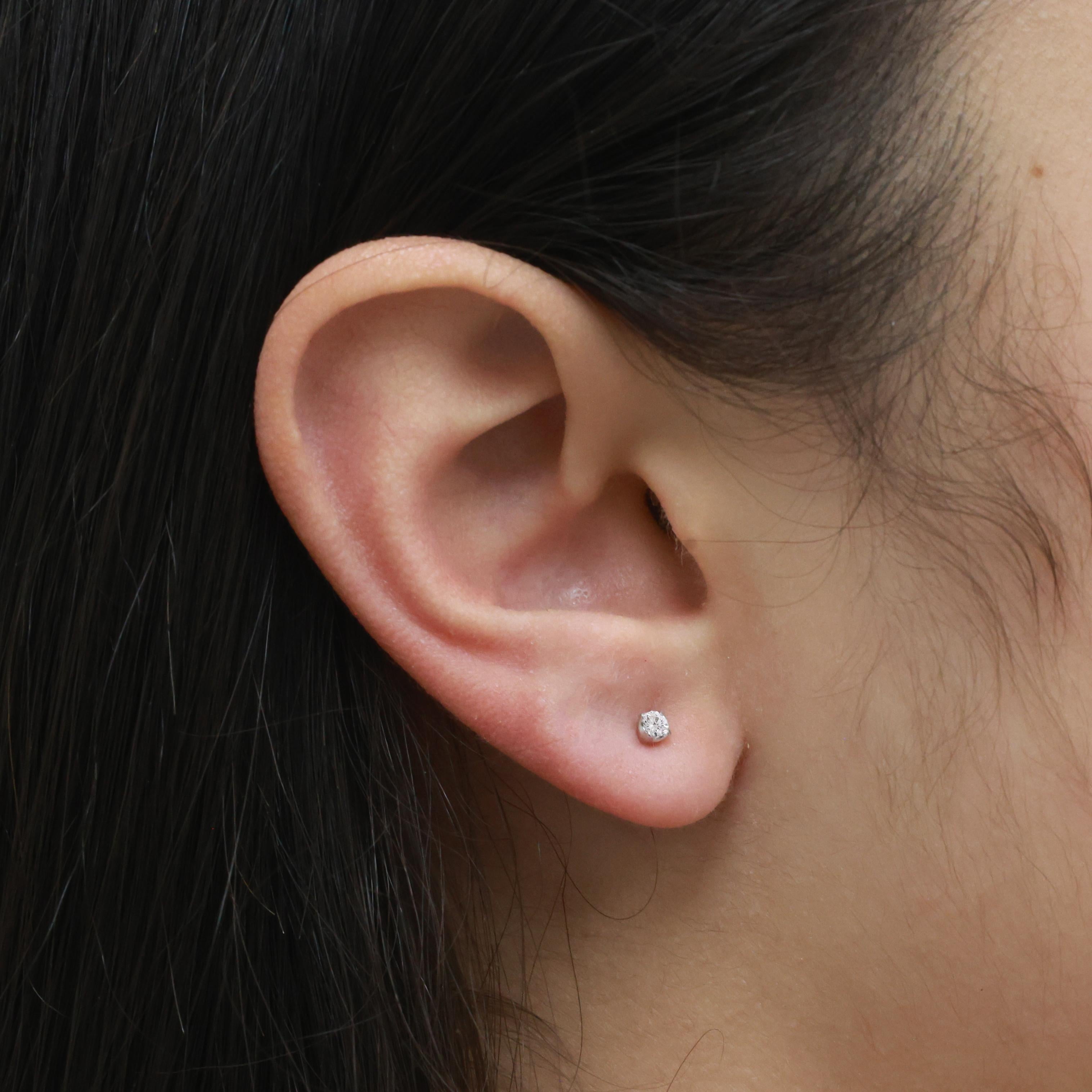 Round Diamond Stud Earrings 18K White Gold 0.10 TW 4-Prong Setting Unisex Estate