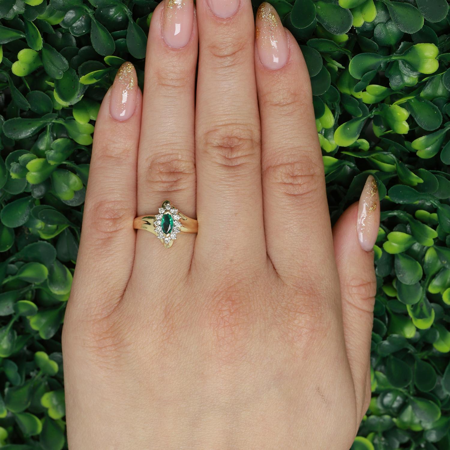 Emerald Diamond Floral Cocktail Ring 14K Yellow Gold 0.42 CTW Size 7.5 Ladies