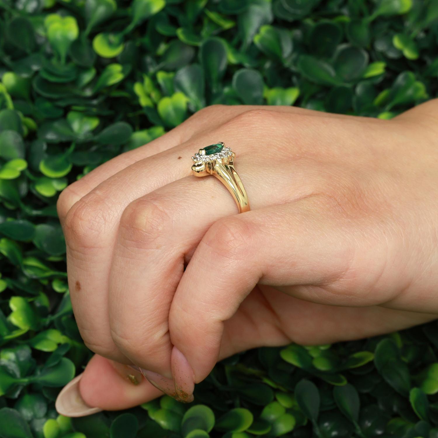 Emerald Diamond Floral Cocktail Ring 14K Yellow Gold 0.42 CTW Size 7.5 Ladies