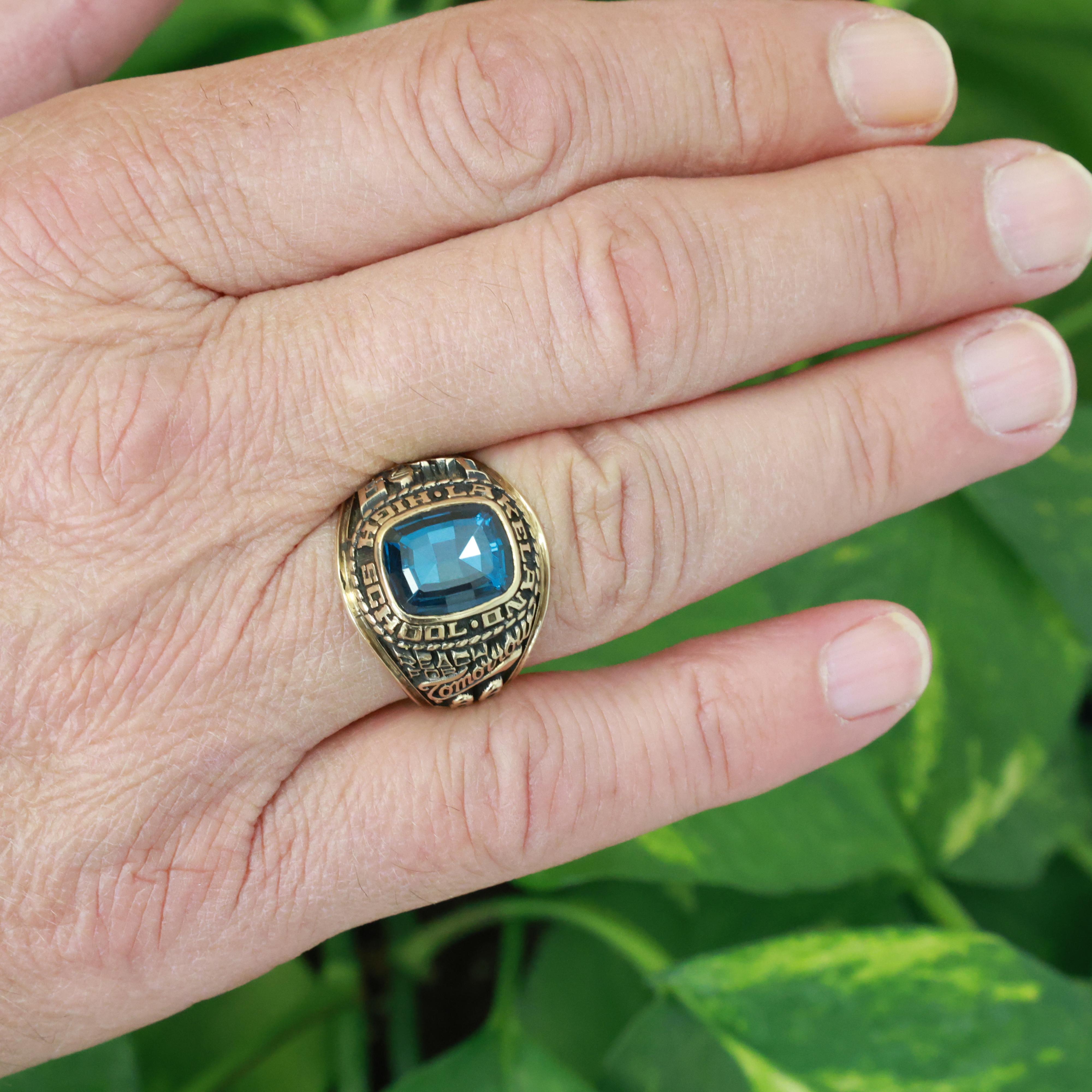 Mens Lakeland High School Class Ring 1986 10K Gold Lab Grown Sapphire Size 10.5