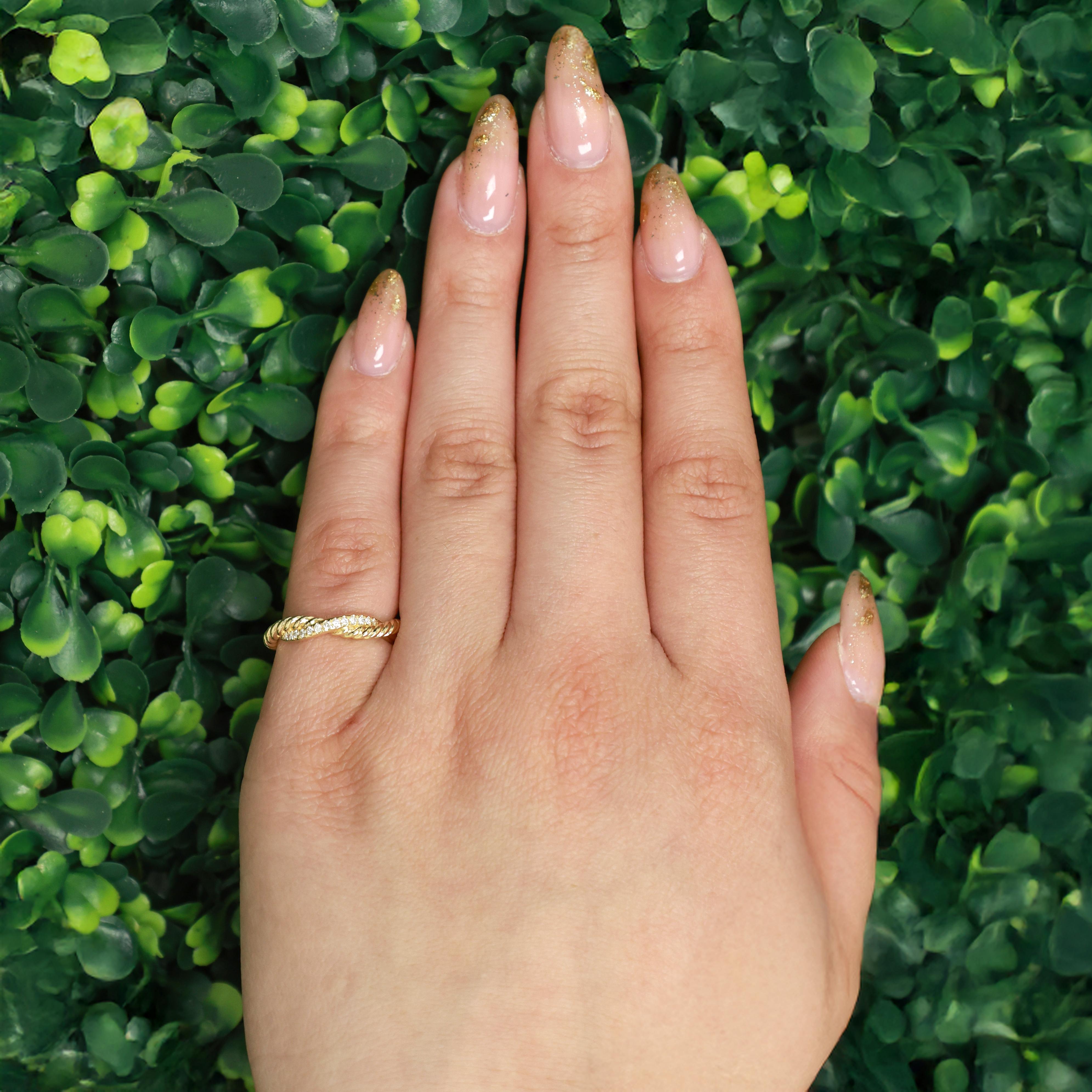 David Yurman 18K Yellow Gold Petite Twisted Infinity Band Ring 0.08 TW Size 4.5