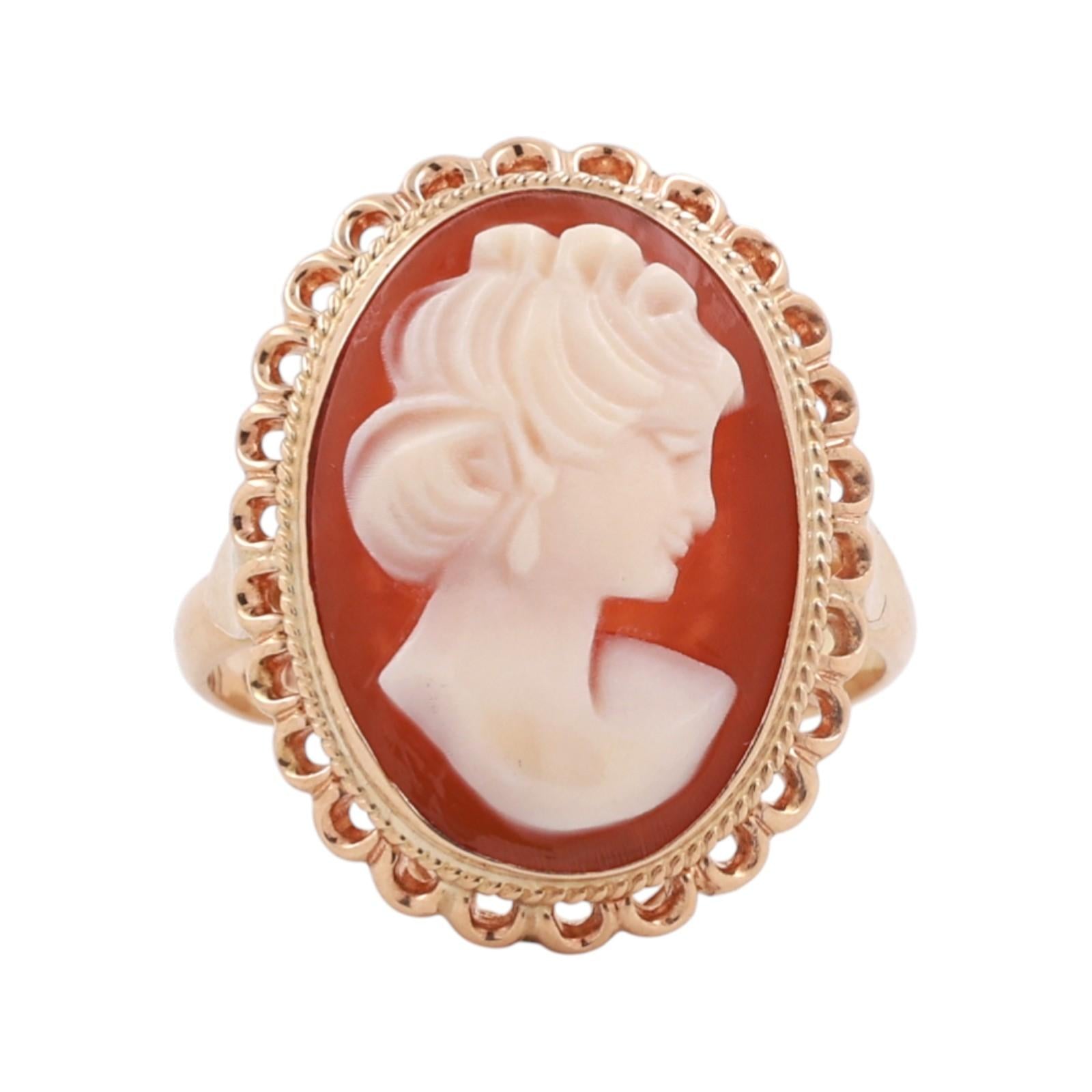 Ladies Vintage Cameo Ring 14K Yellow Gold Oval Bezel Set Cameo Size 7.75