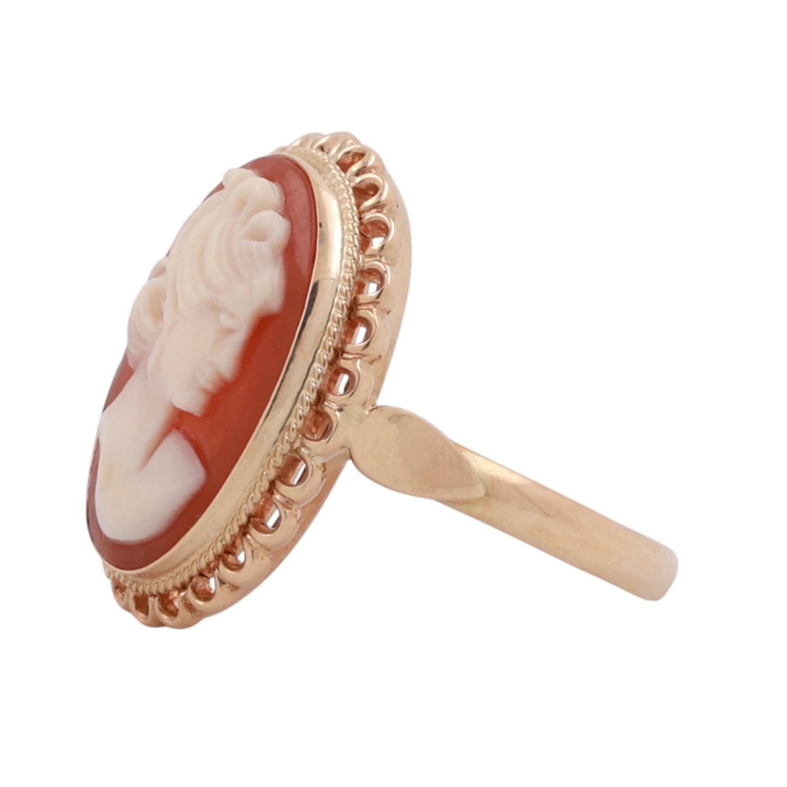 Ladies Vintage Cameo Ring 14K Yellow Gold Oval Bezel Set Cameo Size 7.75