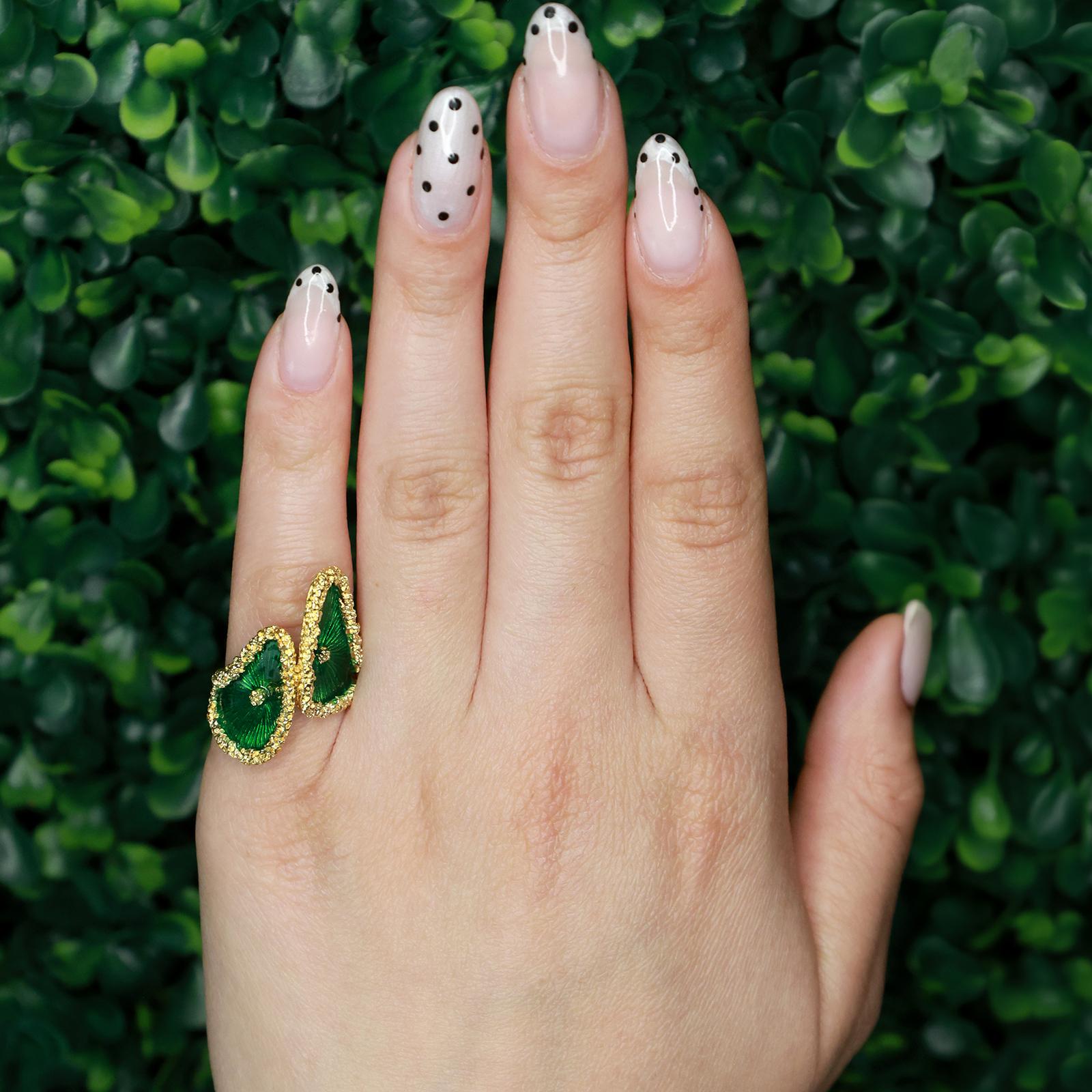 18K Yellow Gold Green Enamel Statement Ring Size 5.5 Ladies Estate