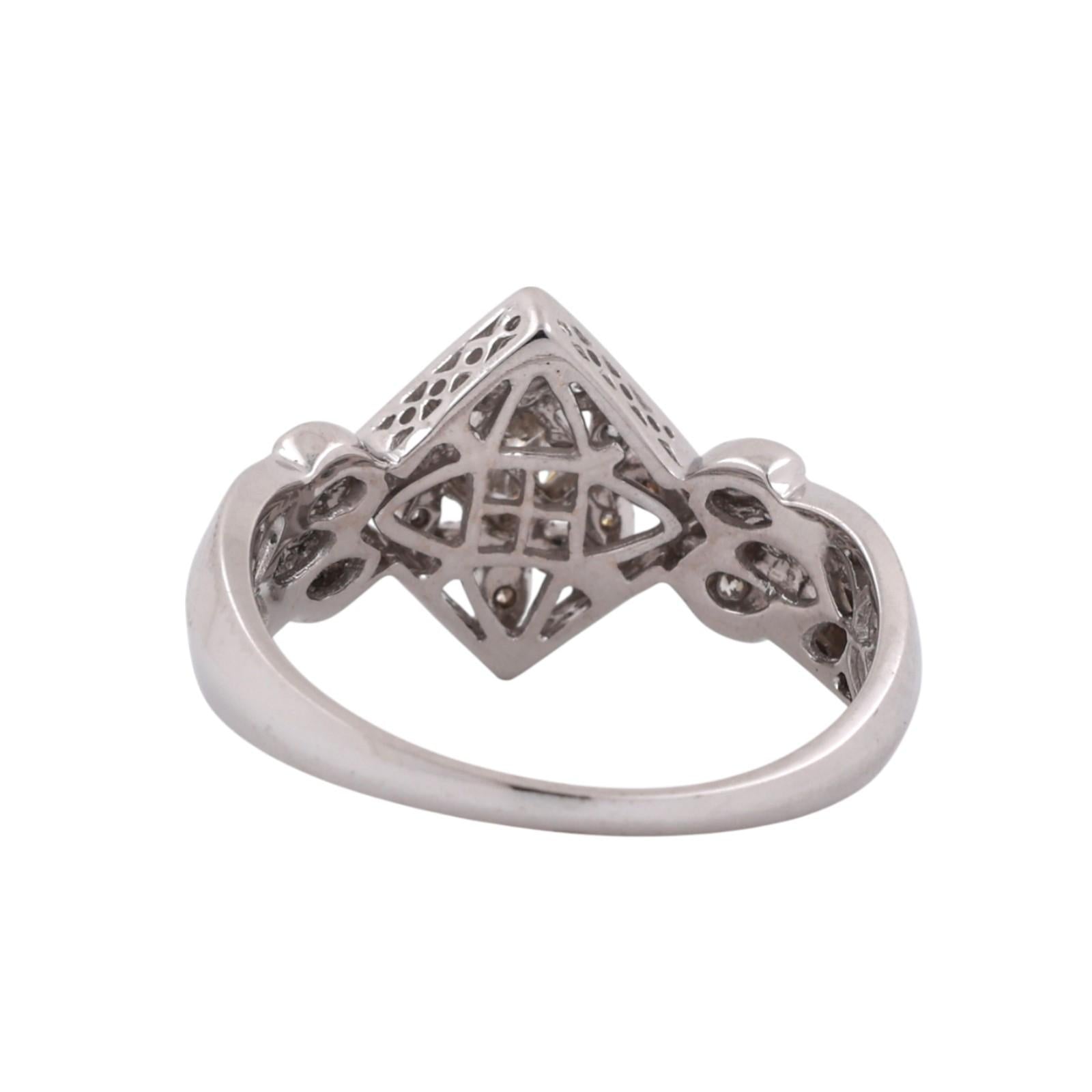 0.40 TW Diamond Floral Cocktail Ring 14K White Gold Size 8.25 Ladies Estate