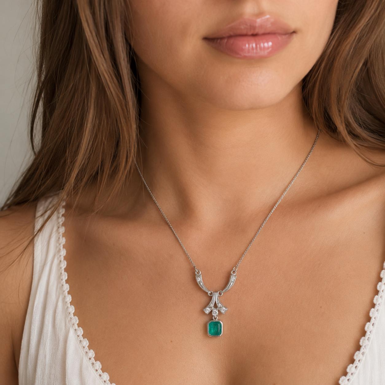 White Gold Emerald Diamond Art Deco Style Dangle Necklace Estate 0.95CTW