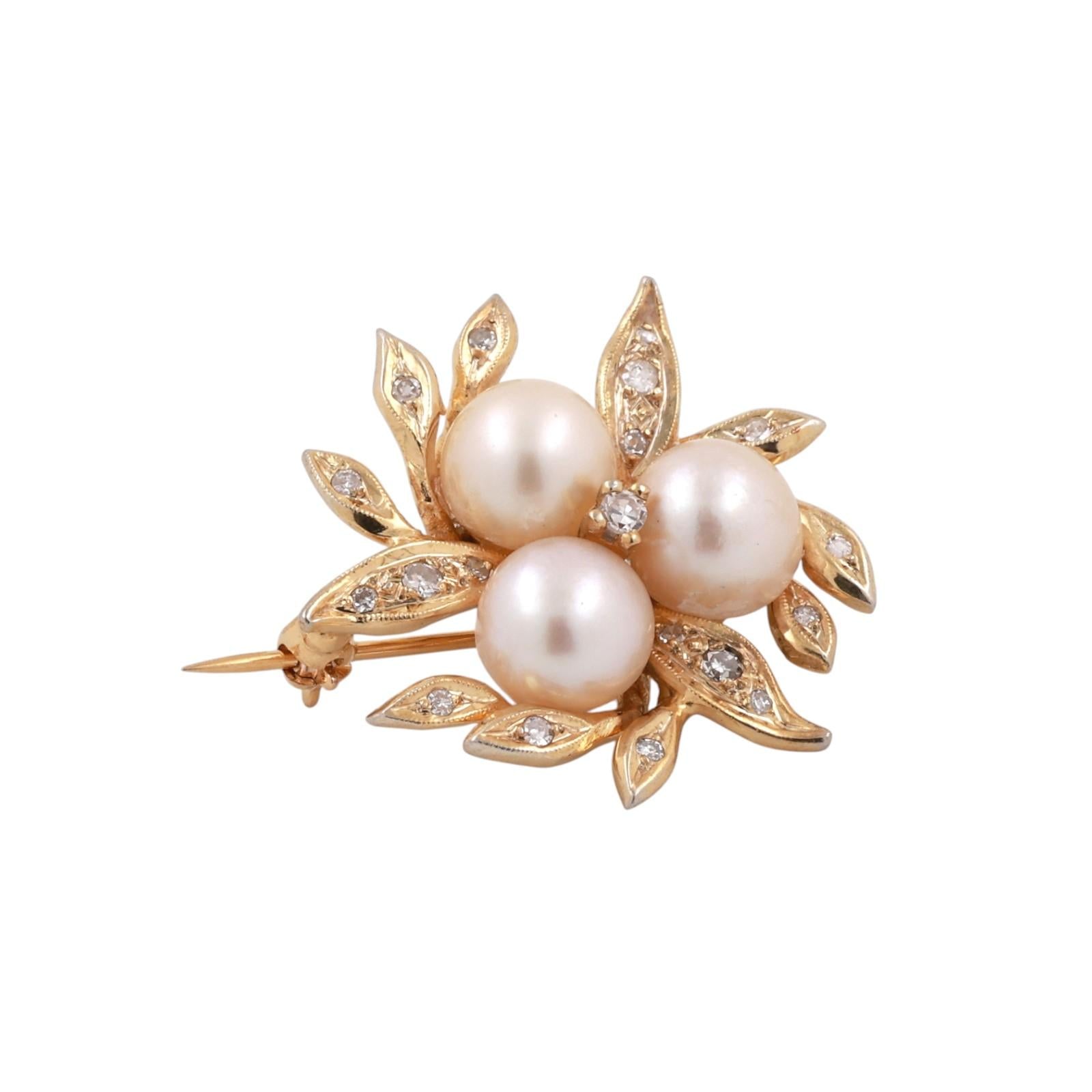 Vintage 14K Yellow Gold Akoya Pearl Diamond Leaf Cluster Brooch Pendant Estate