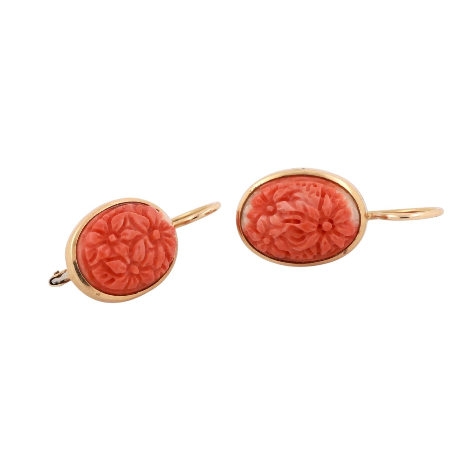 18K Yellow Gold Carved Momo Coral Oval Floral Bezel Lever Back Earrings