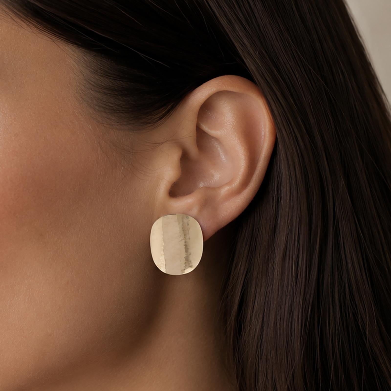 Vintage 14K Yellow Gold Hammered Textured Oval Disc Statement Stud Earrings