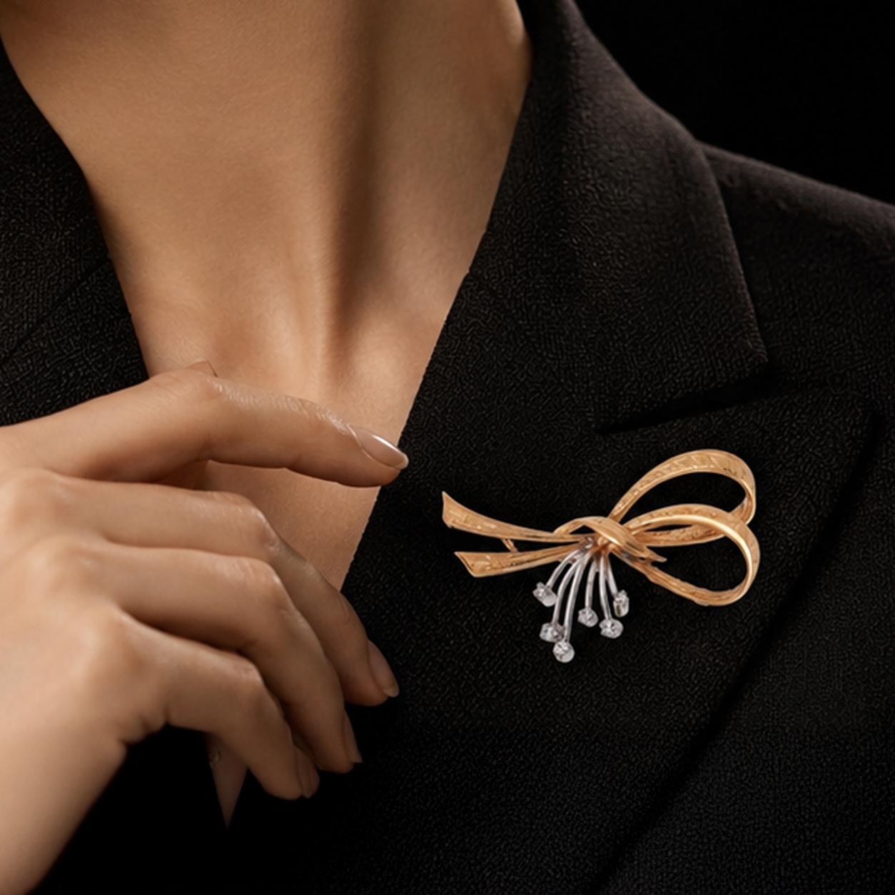 18K Yellow Gold Diamond Bow Brooch Pendant Italian Filigree Ribbon Pin 0.10CTW