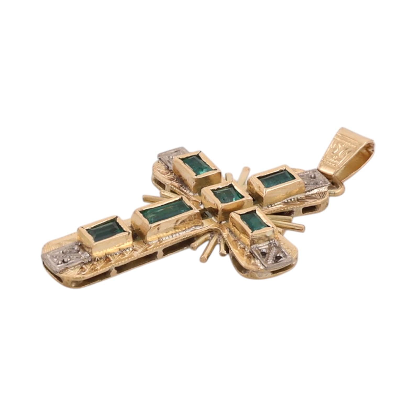 Yellow Gold Natural Emerald Cross Pendant Vintage Estate Religious Charm 0.32CTW