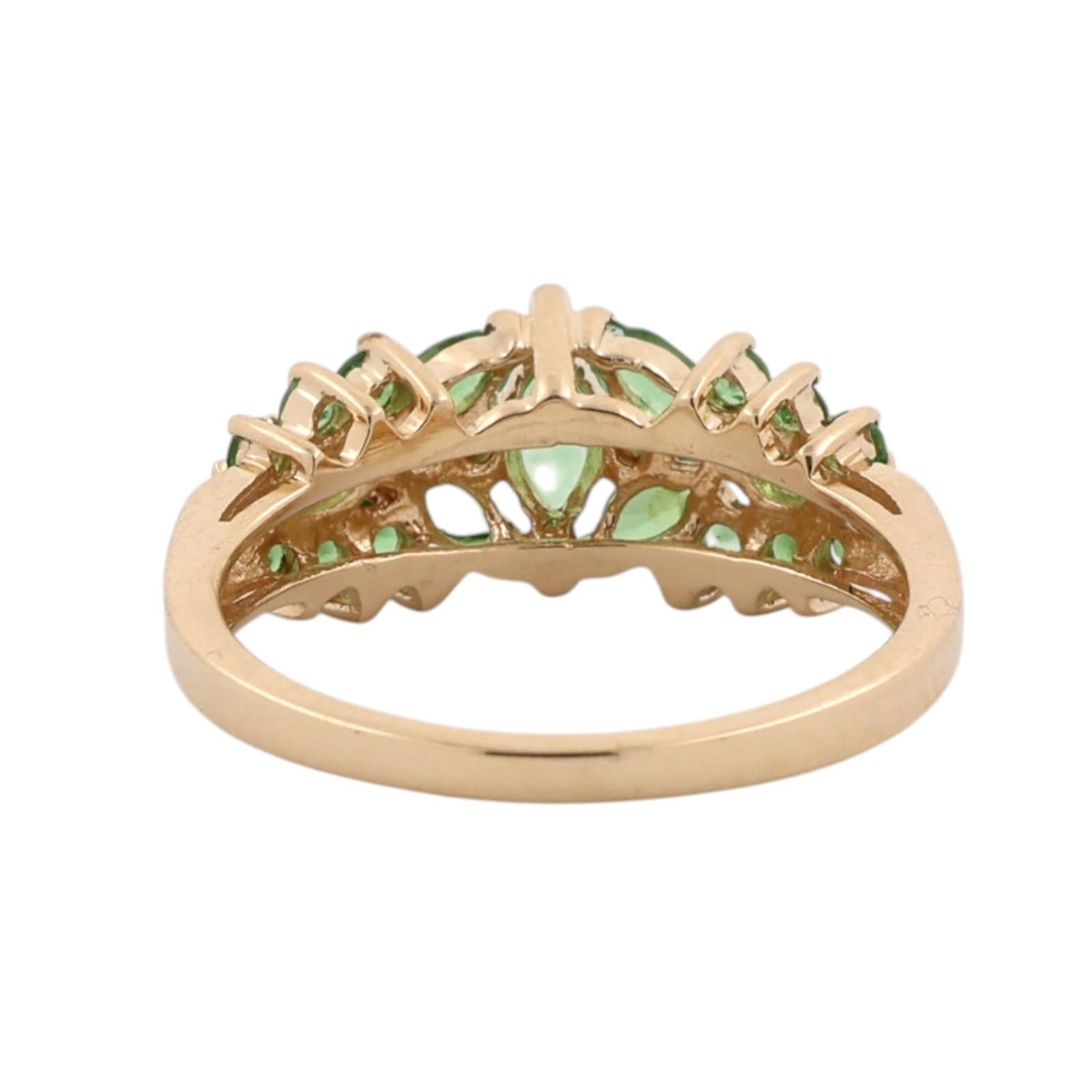 14K Yellow Gold Peridot Cluster Ring Marquise Round 0.65CTW Size 7 Estate