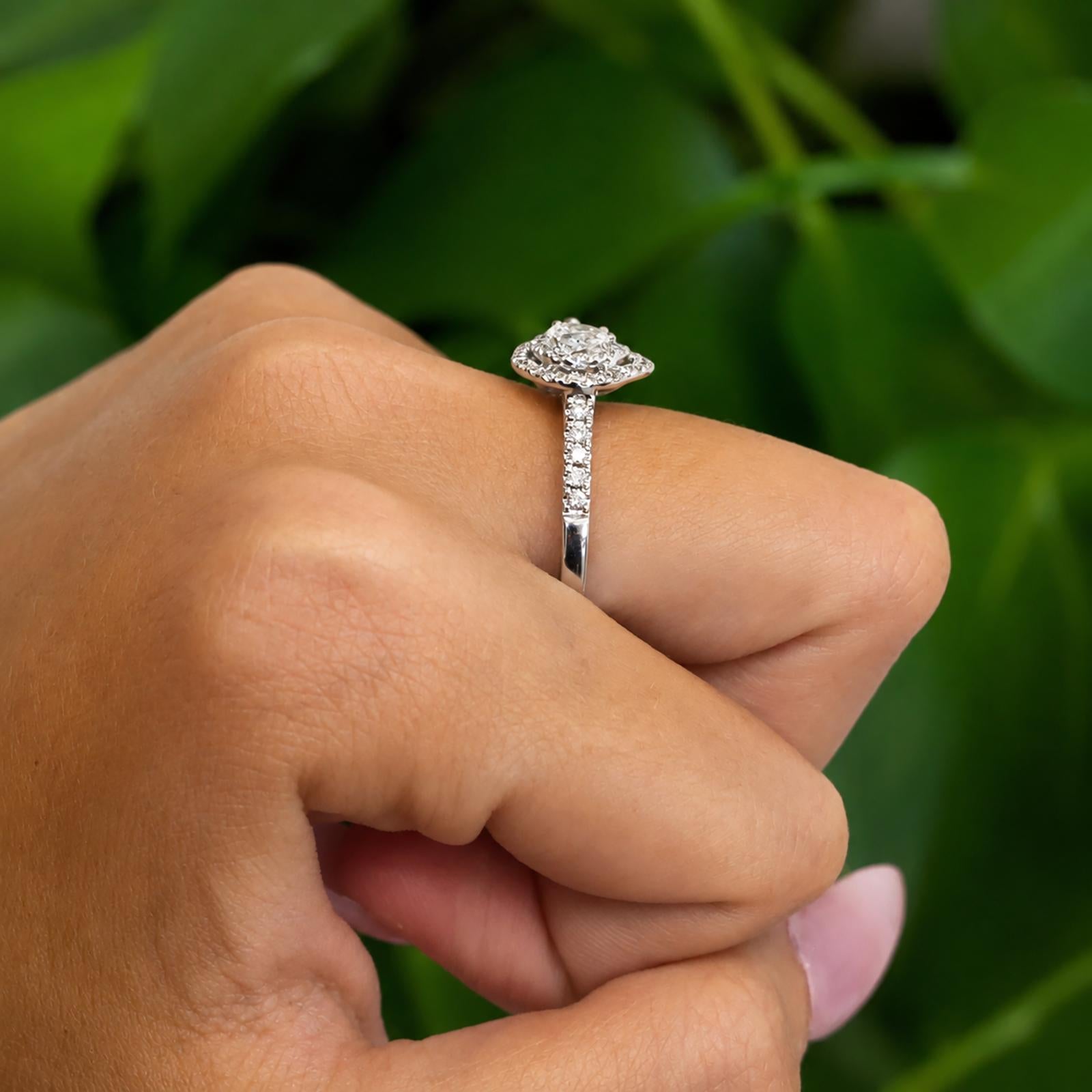 14K White Gold 0.75CTW Pear Diamond Double Halo Engagement Ring Size 7