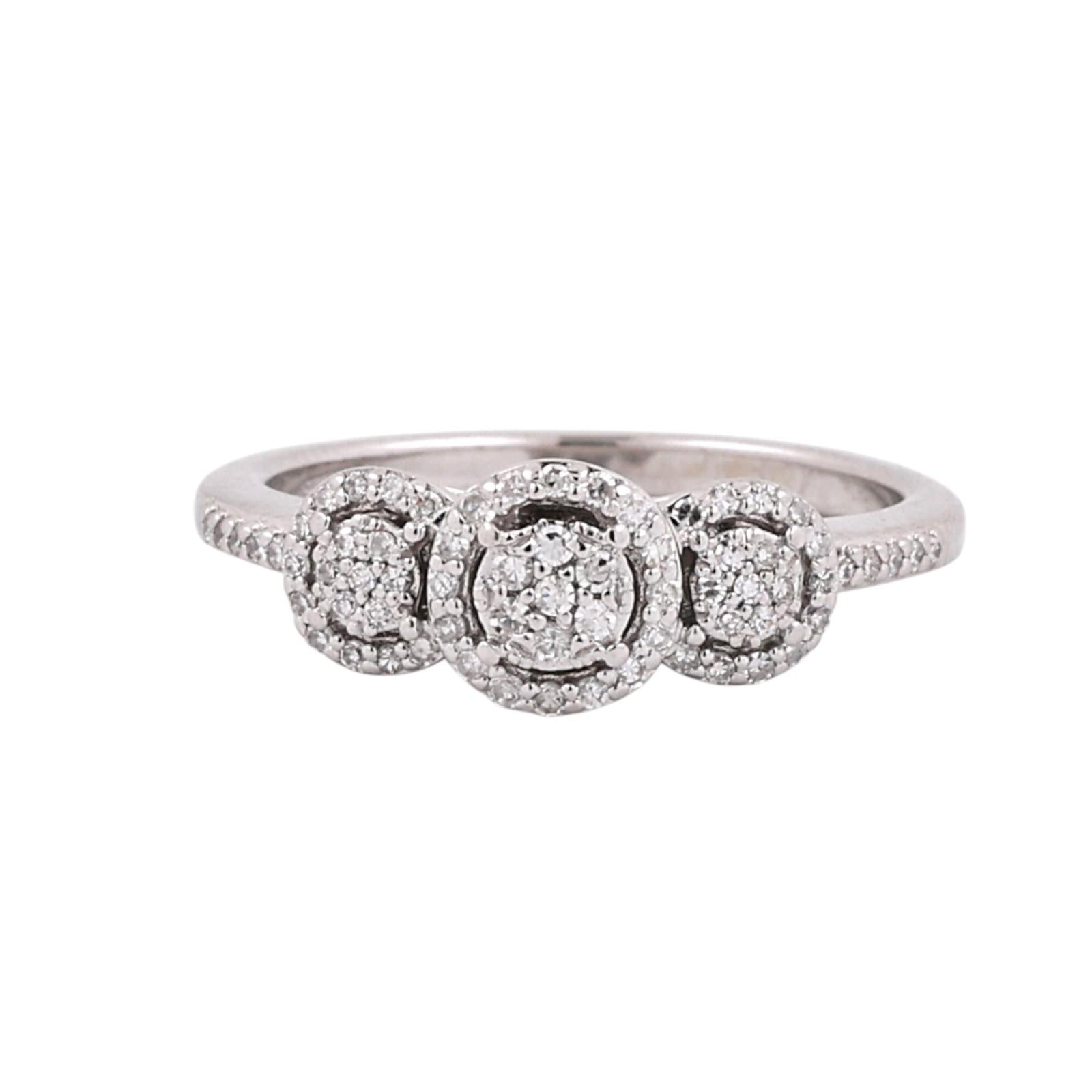 10K White Gold 0.50CTW Diamond Halo Cluster Ring Size 7.5 Estate Bridal