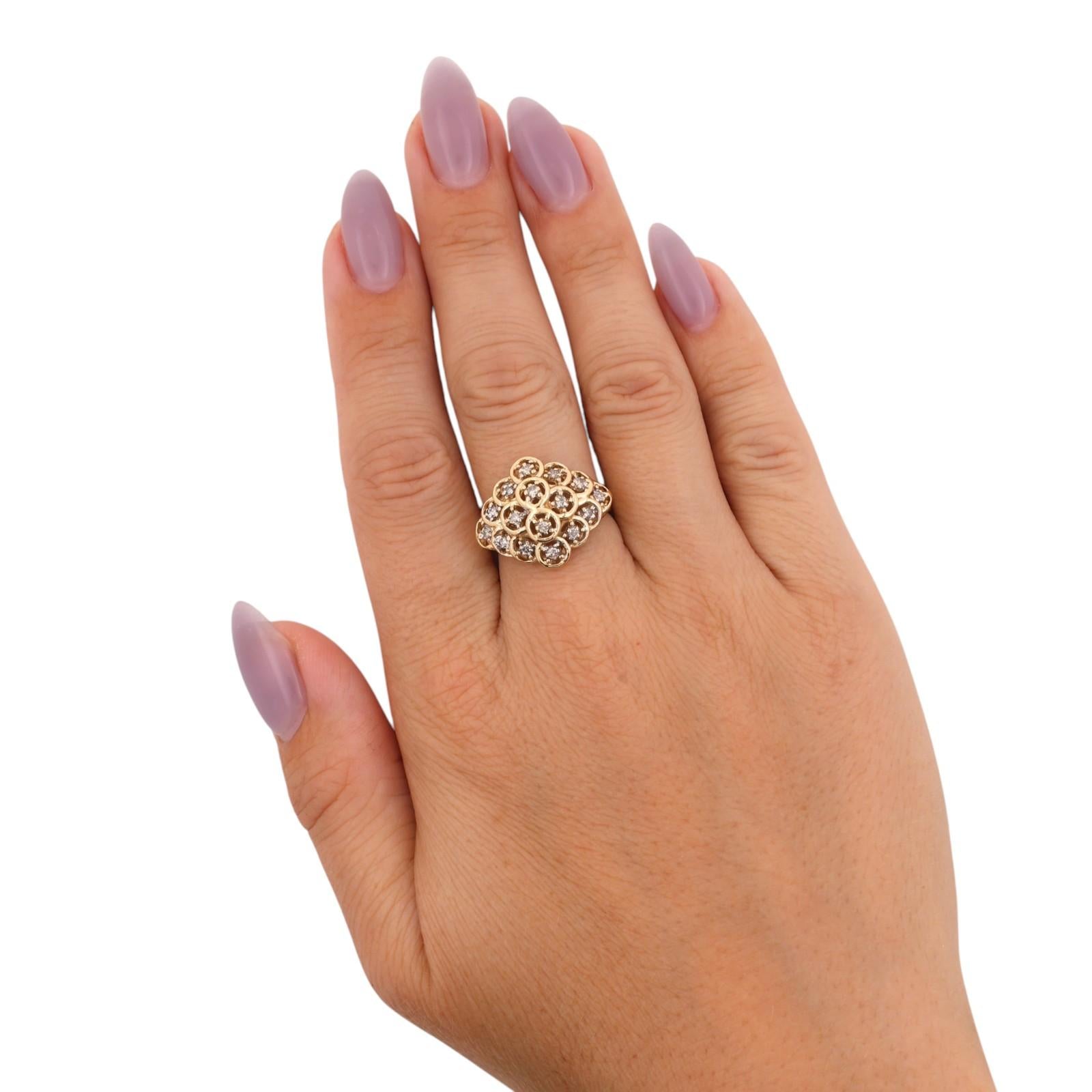 Vintage 18K Yellow Gold Natural Diamond Floral Cluster Cocktail Ring Size 7