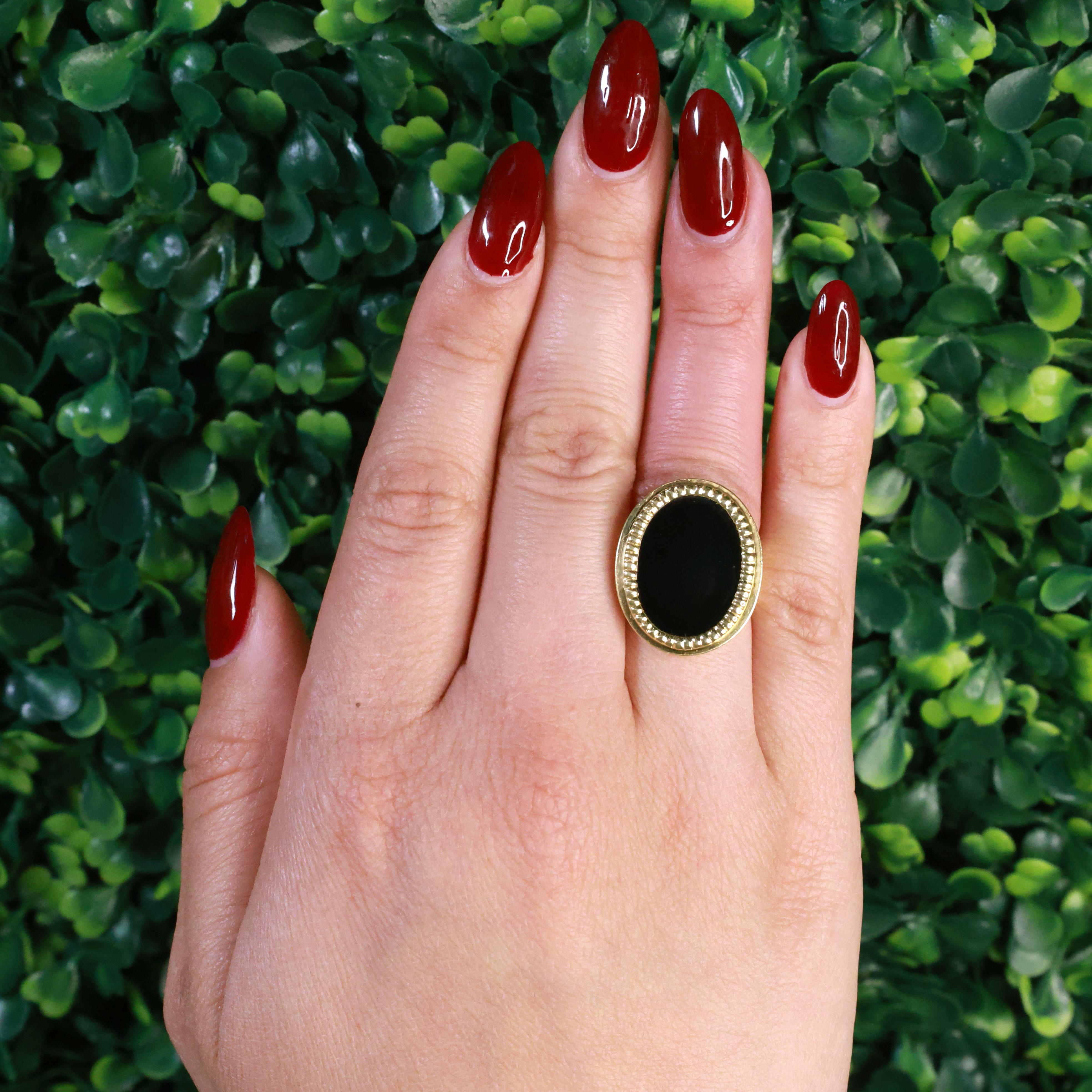 Vintage Oval Black Onyx Signet Ring 18K Yellow Gold Oval Gem Size 6.25 Estate