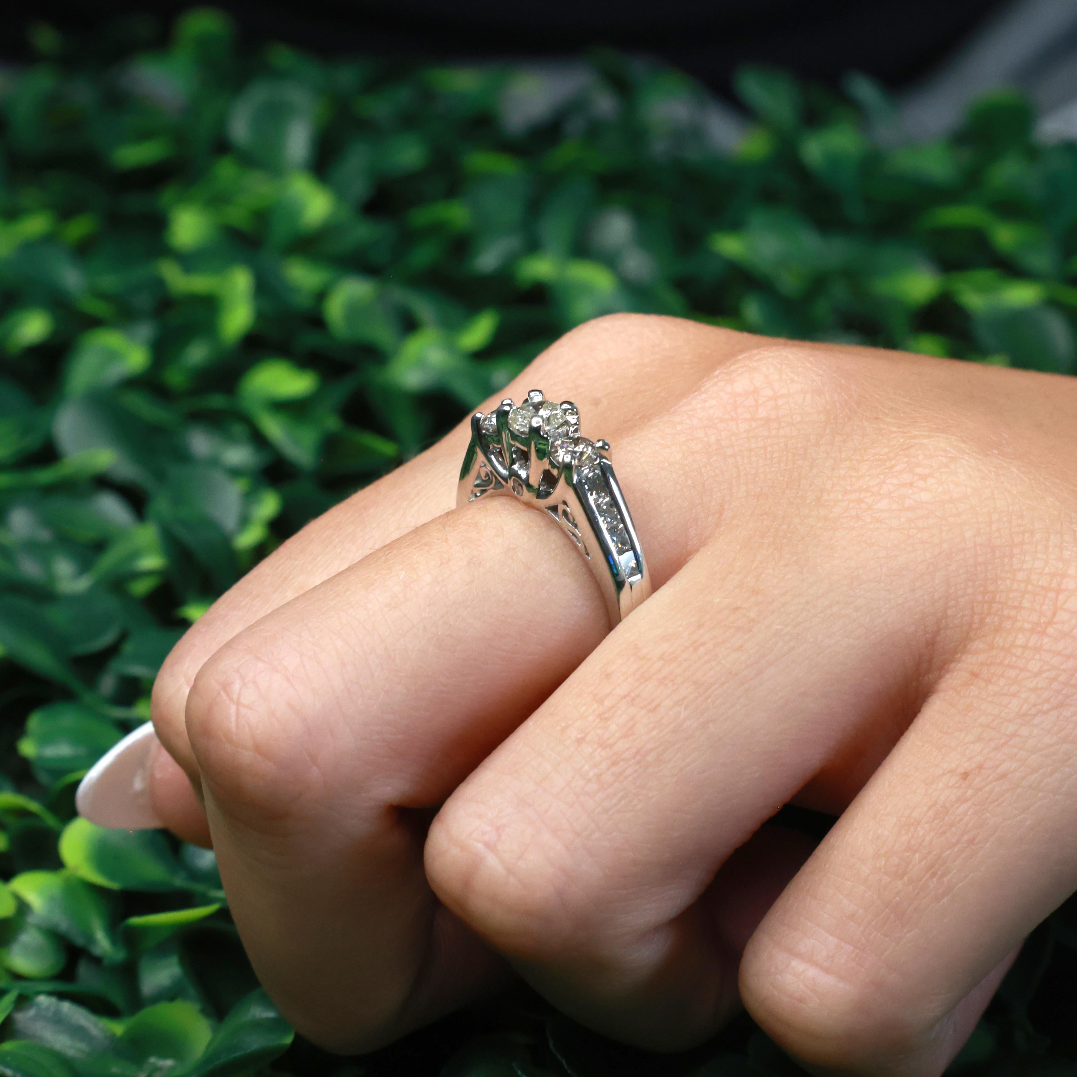 0.80CTW Diamond 3 Stone Engagement Ring 14K White Gold Princess & Round Size 5.5