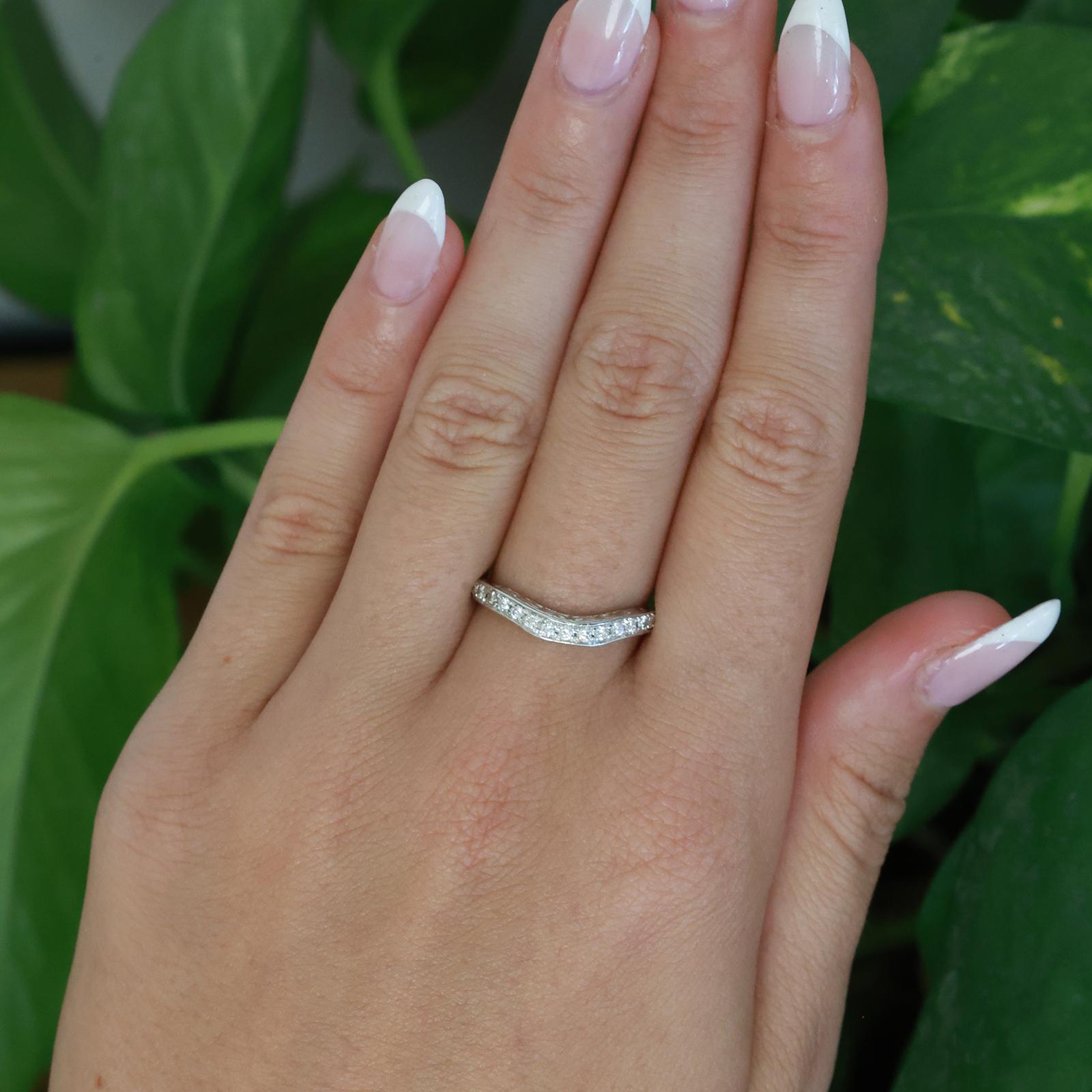 Neil Lane Diamond Wedding Band 14K White Gold Curved V Band 0.50 CTW Size 5.5