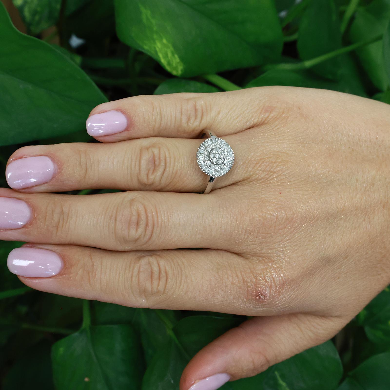 9K White Gold 0.70CTW Round and Baguette Diamond Double Halo Cluster Ring Sz 9