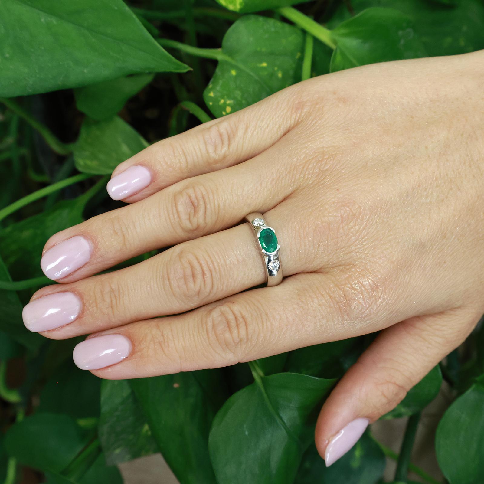 14K White Gold 0.60CT Emerald Gemstone and 0.25CTW Diamond Ring Size 8 Estate