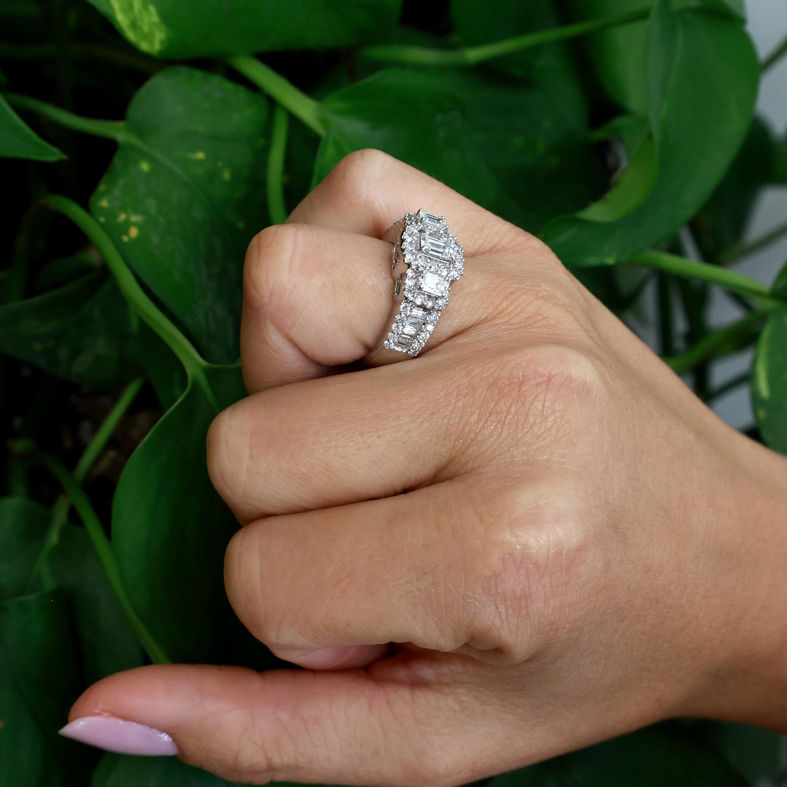 14K White Gold 2.00CTW Emerald Cut Diamond Halo Engagement Ring Size 7