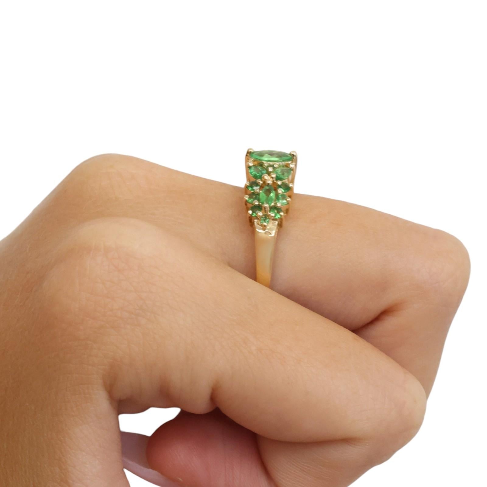 14K Yellow Gold Peridot Cluster Ring Marquise Round 0.65CTW Size 7 Estate