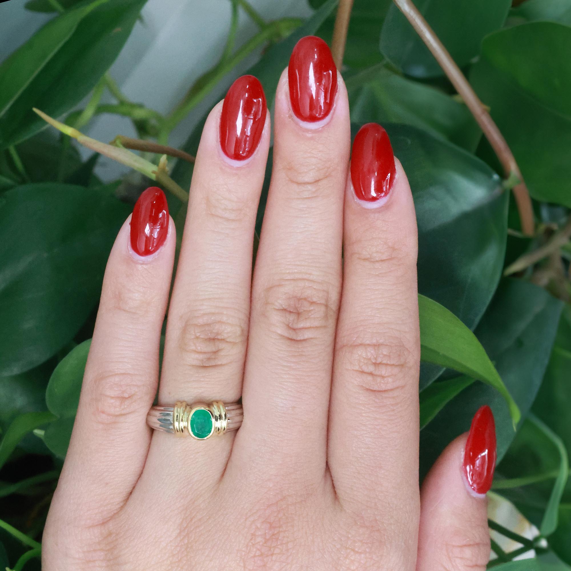 Oval Cut Emerald Solitaire Band Ring 18K Gold 0.50 CT Size 6.75 Estate