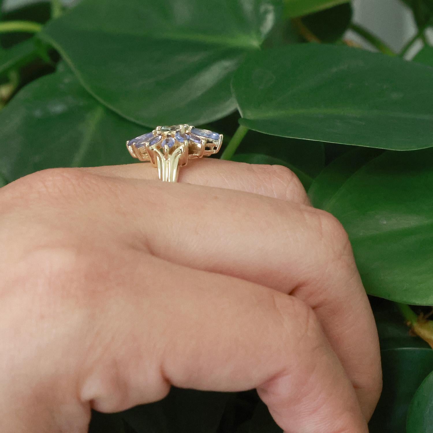 Tanzanite Floral Cocktail Ring 10K Yellow Gold 1.05 CTW Size 6.25 Ladies Estate