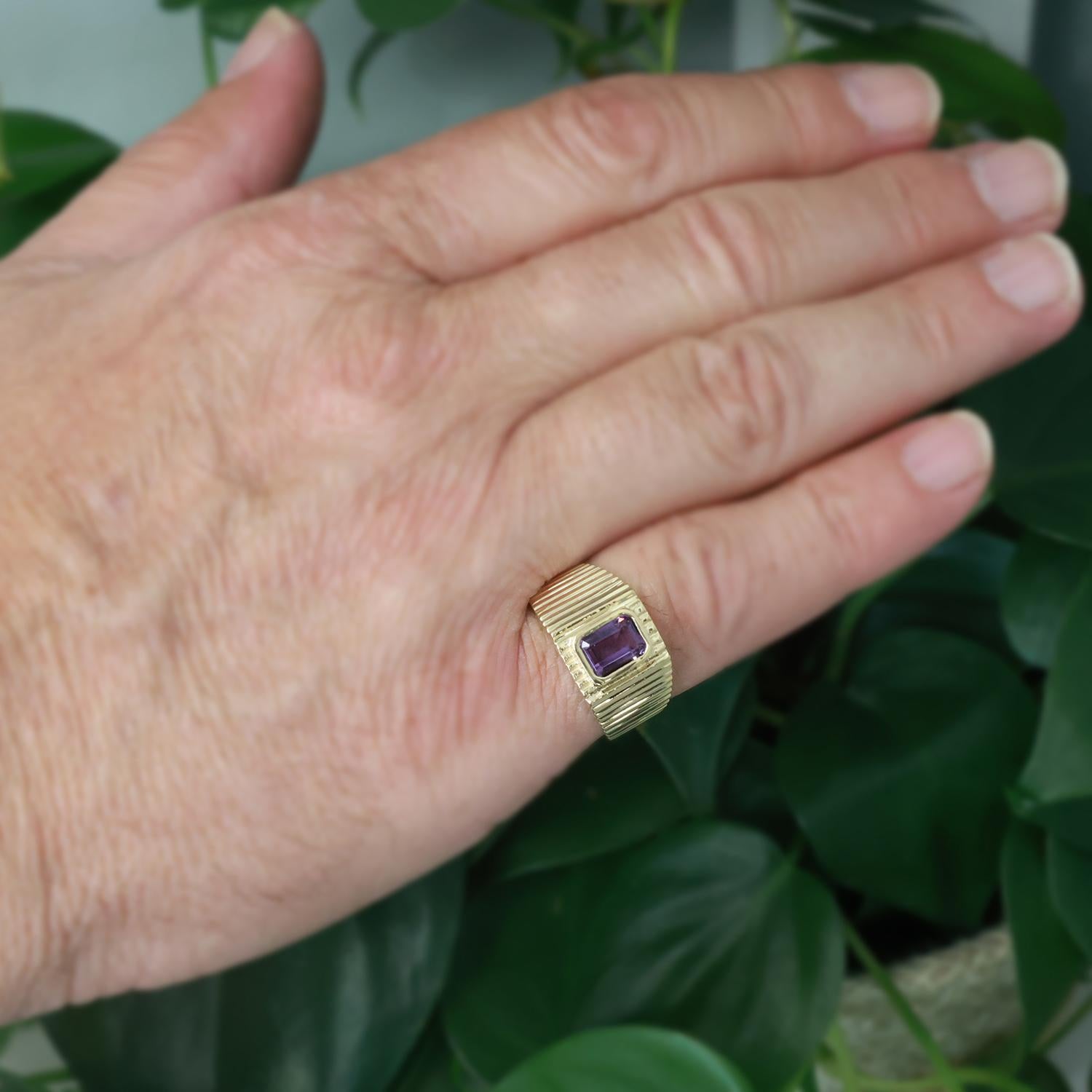 Solitaire Emerald Cut Amethyst Ring 10K Yellow Gold Ridge 0.95 CT SZ 8.25 Unisex