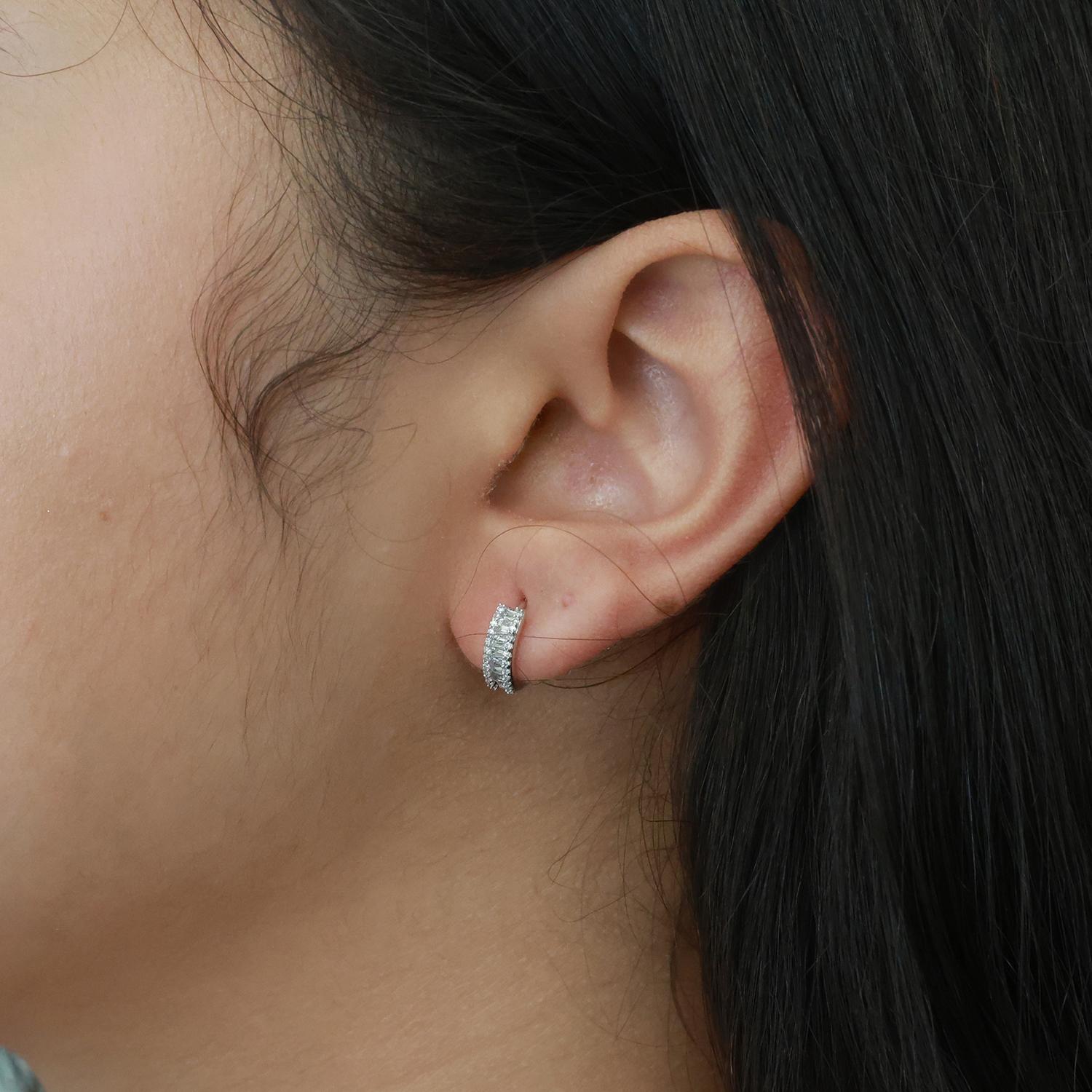 14K White Gold Diamond Huggie Hoop Earrings 0.50 TW Diamonds 0.40" Ladies Estate