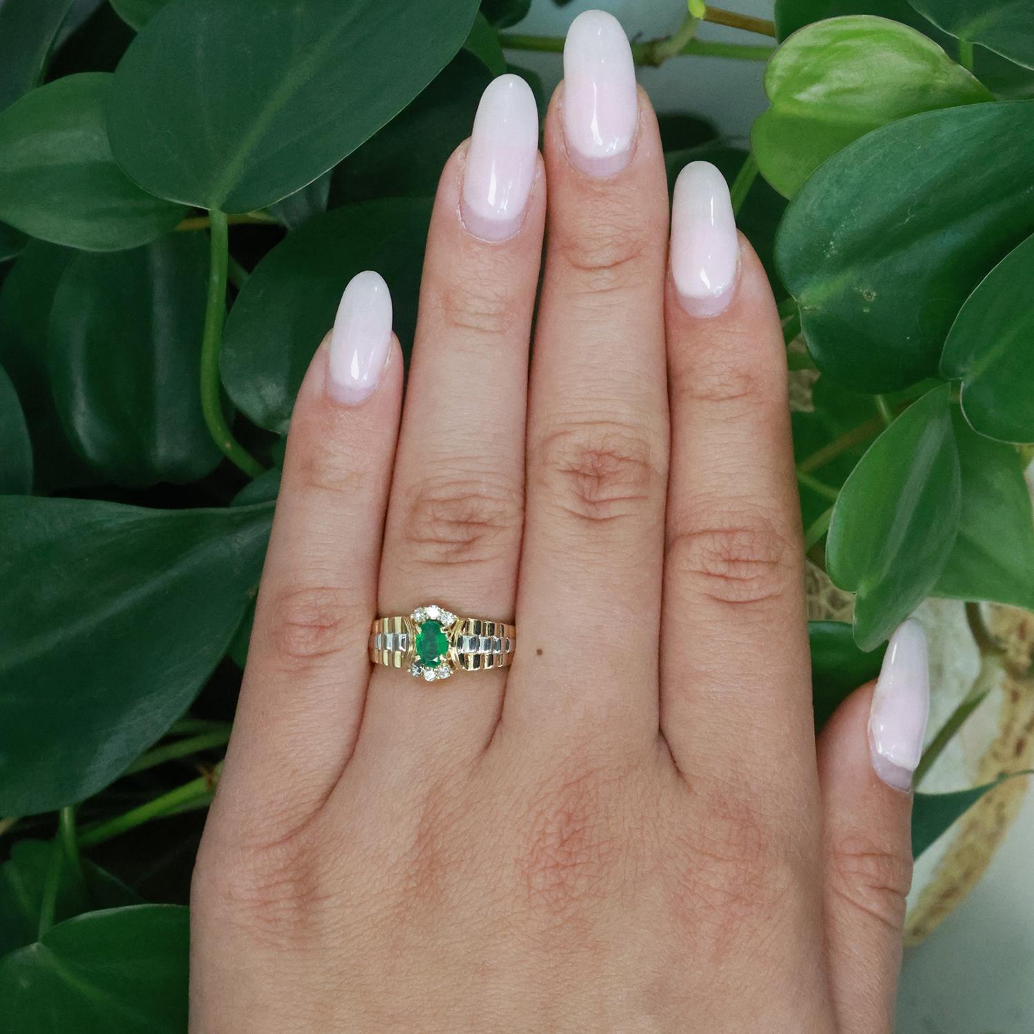 Solitaire Green Emerald Diamond Accent Cocktail Ring 14K Gold 0.55 CTW Size 5.75