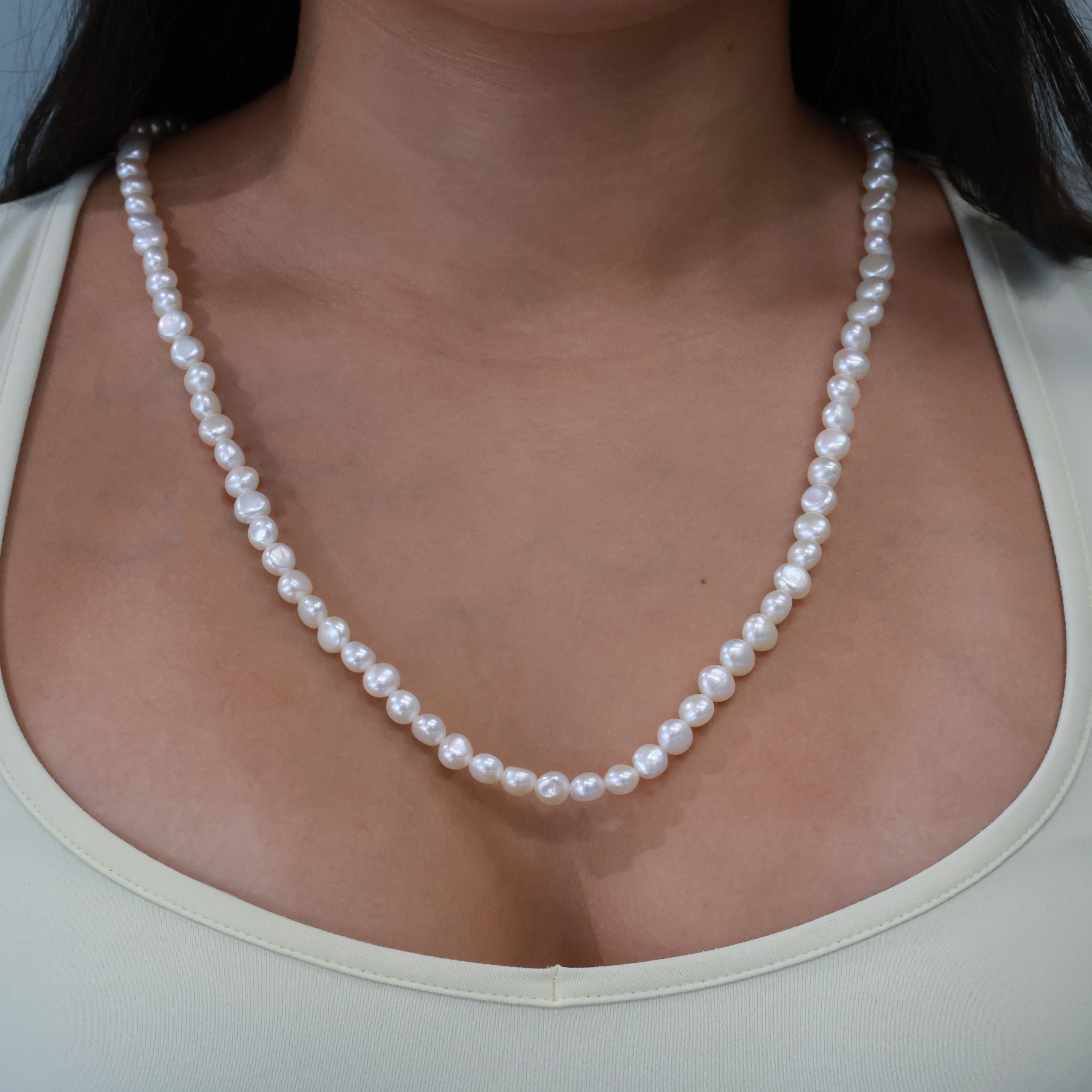 Vintage Cultured Freshwater Pearl Necklace 18K Gold Pearl Accent Clasp 23.5"