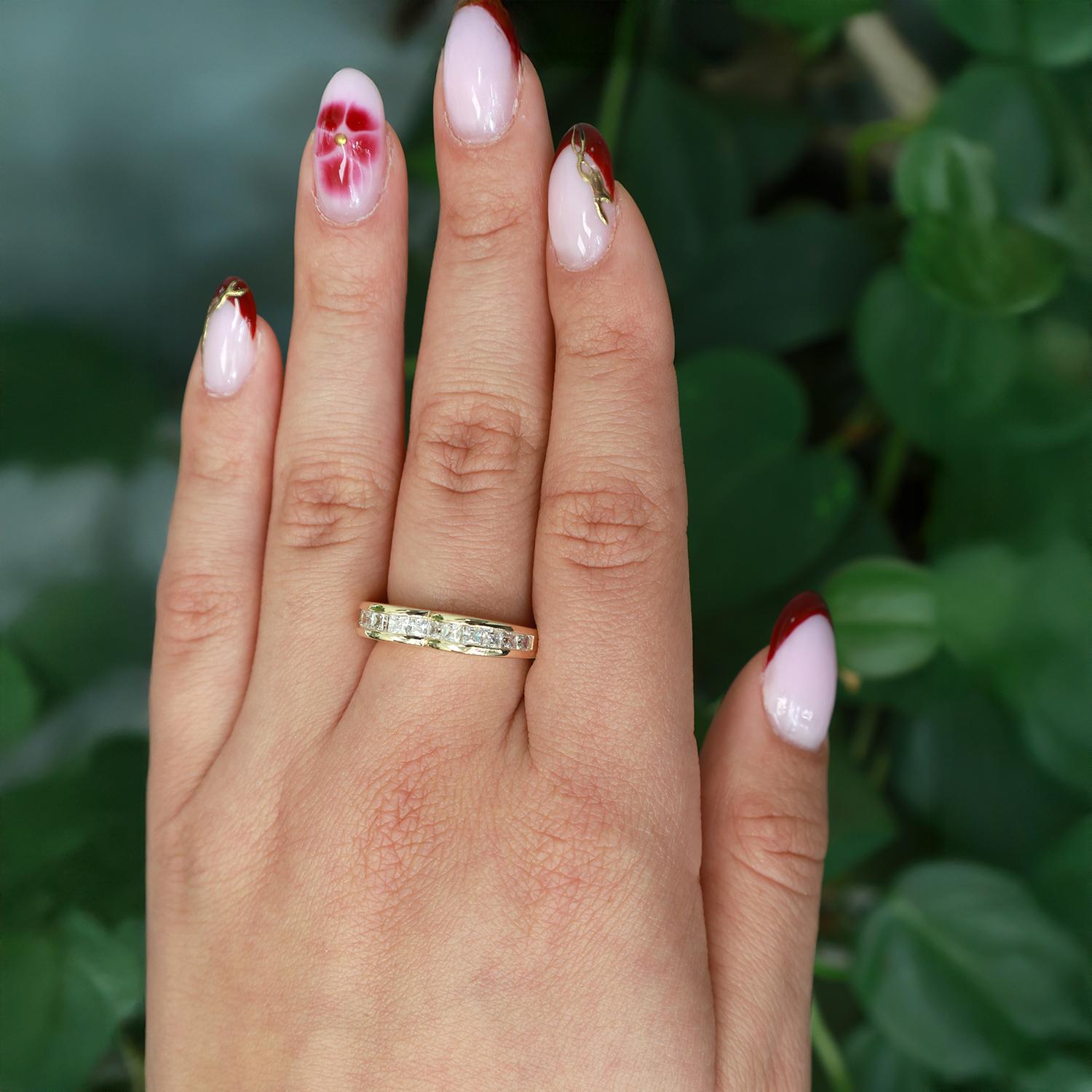 Half Eternity Heart Band Ring 14K Yellow Gold Cubic Ziconia Gems Size 8.75