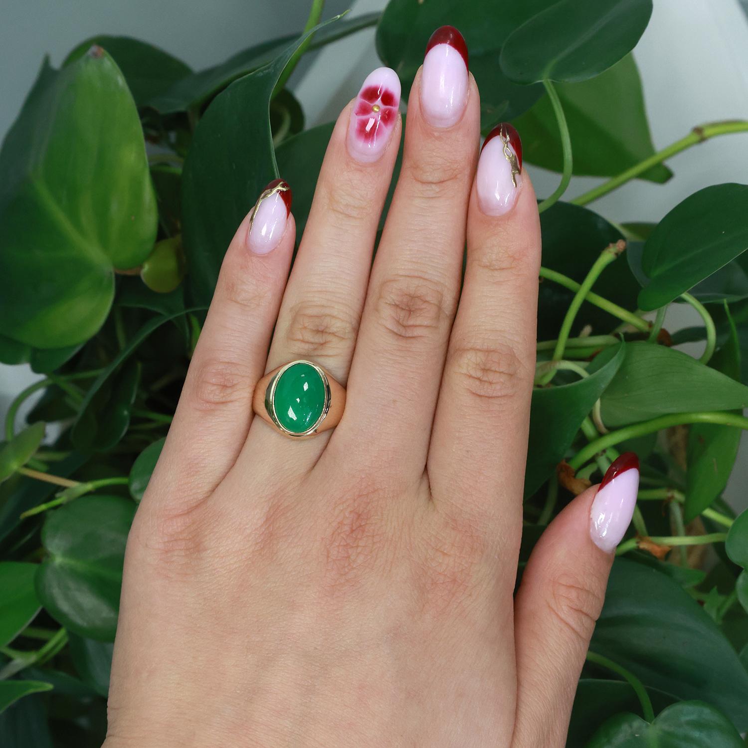 Oval Jadeite Gemstone Solitaire Ring 14K Yellow Gold Size 7.75 Unisex Estate