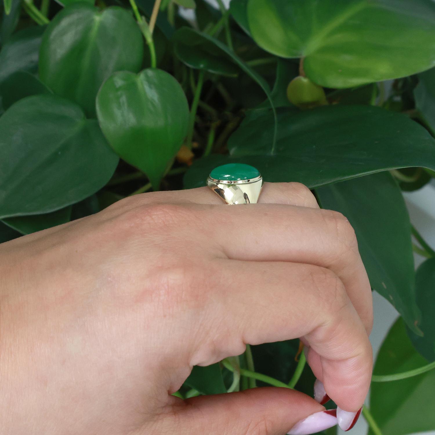 Oval Jadeite Gemstone Solitaire Ring 14K Yellow Gold Size 7.75 Unisex Estate