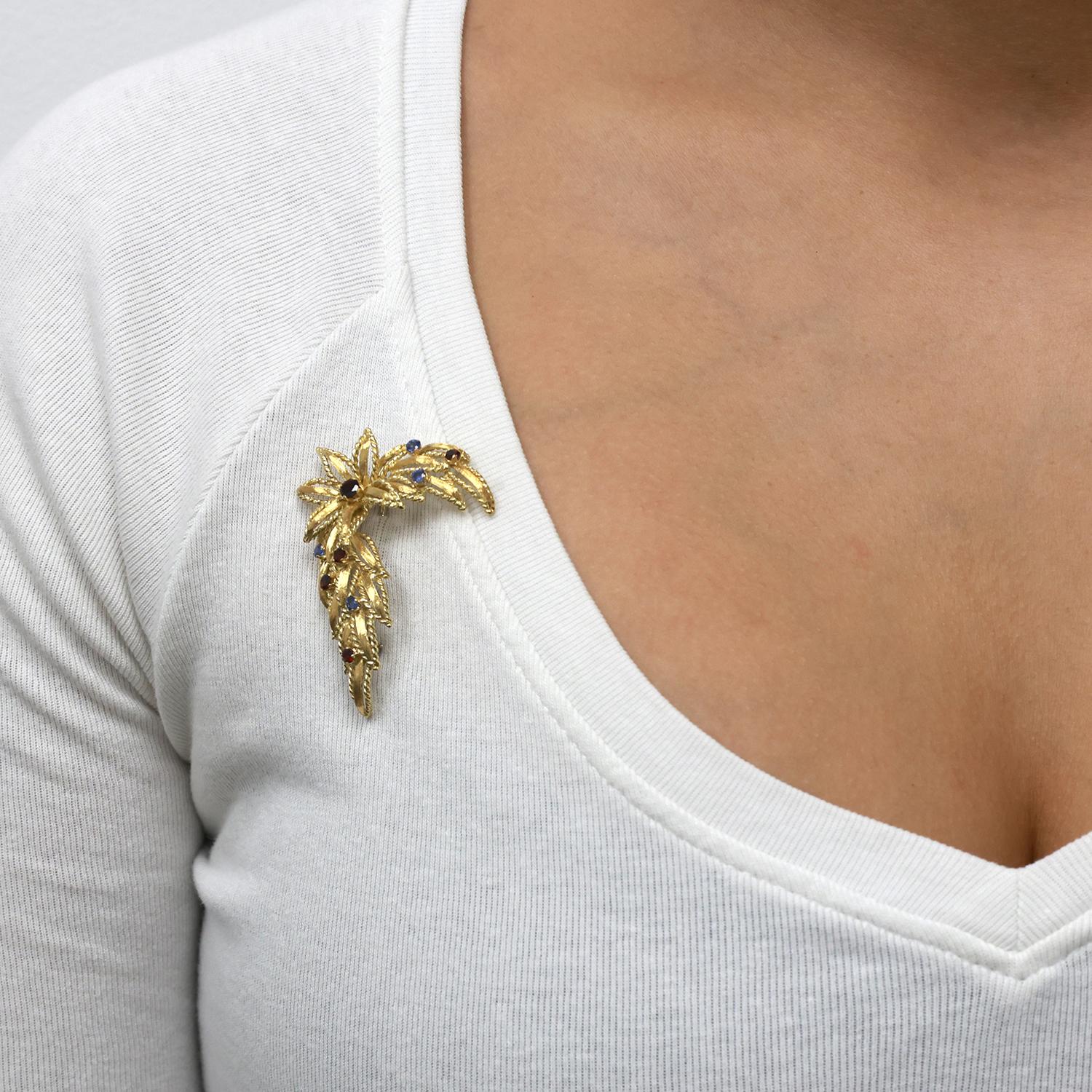 Vintage Blue Sapphire Garnet Floral Brooch Pin 18K Yellow Gold 0.91 CTW 1.95"