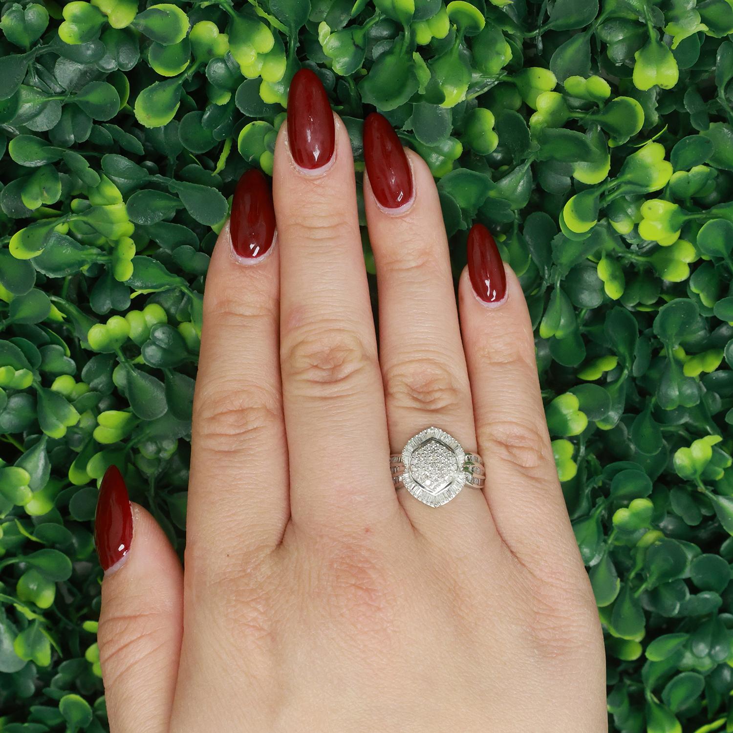 1.50 TW Cluster Diamond Statement Ring 9K White Gold Size 7 Ladies Estate