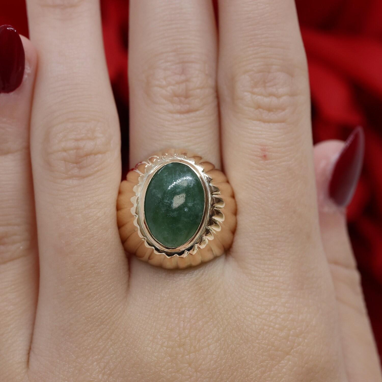 Jade Oval Gemstone Statement Ring 10K Yellow Gold Ridged Size 6.75 Unisex Estate