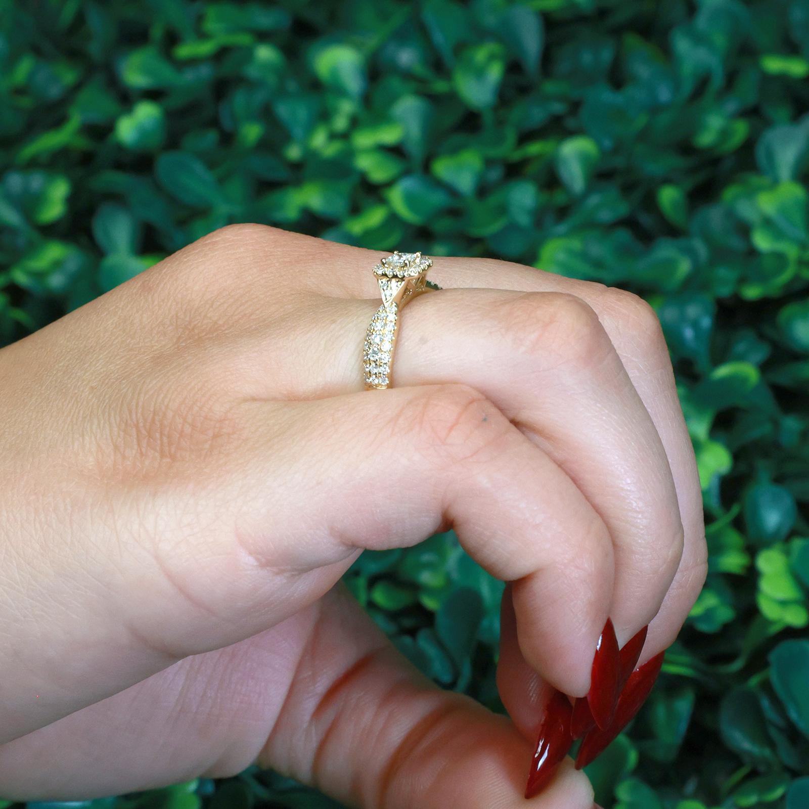 1.00 TW Princess Cut Diamond Halo Cocktail Ring 14K Yellow Gold Size 7.25